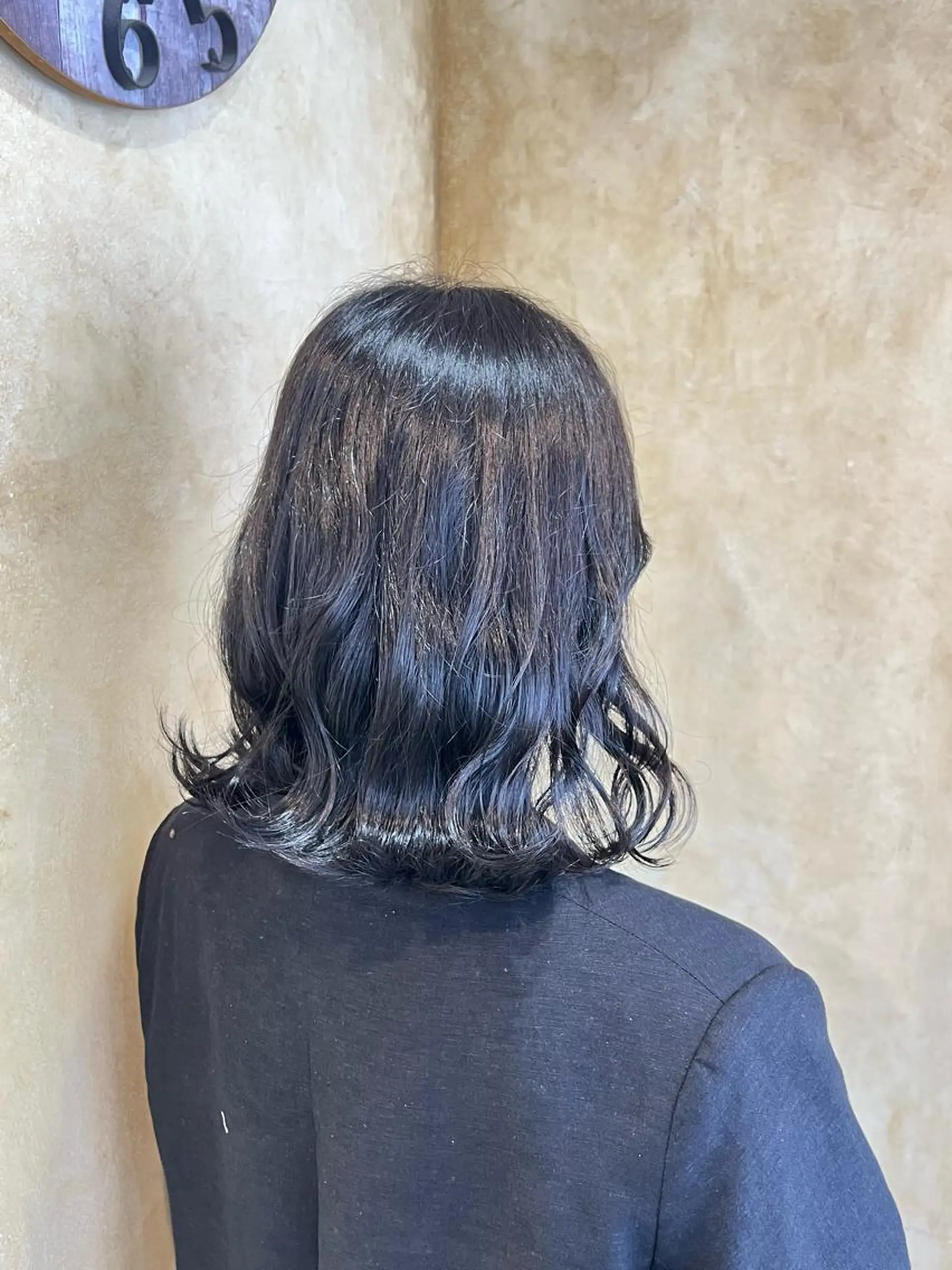カラー 黒髪 ともざねゆか UniQのヘアスタイル