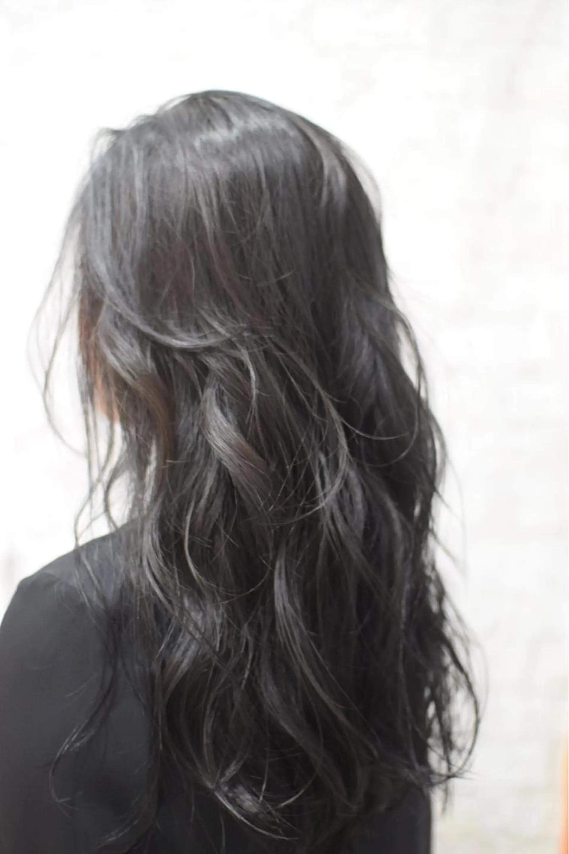 ロング カラー ダークグレー ハイトーンカラー RYUのヘアスタイル