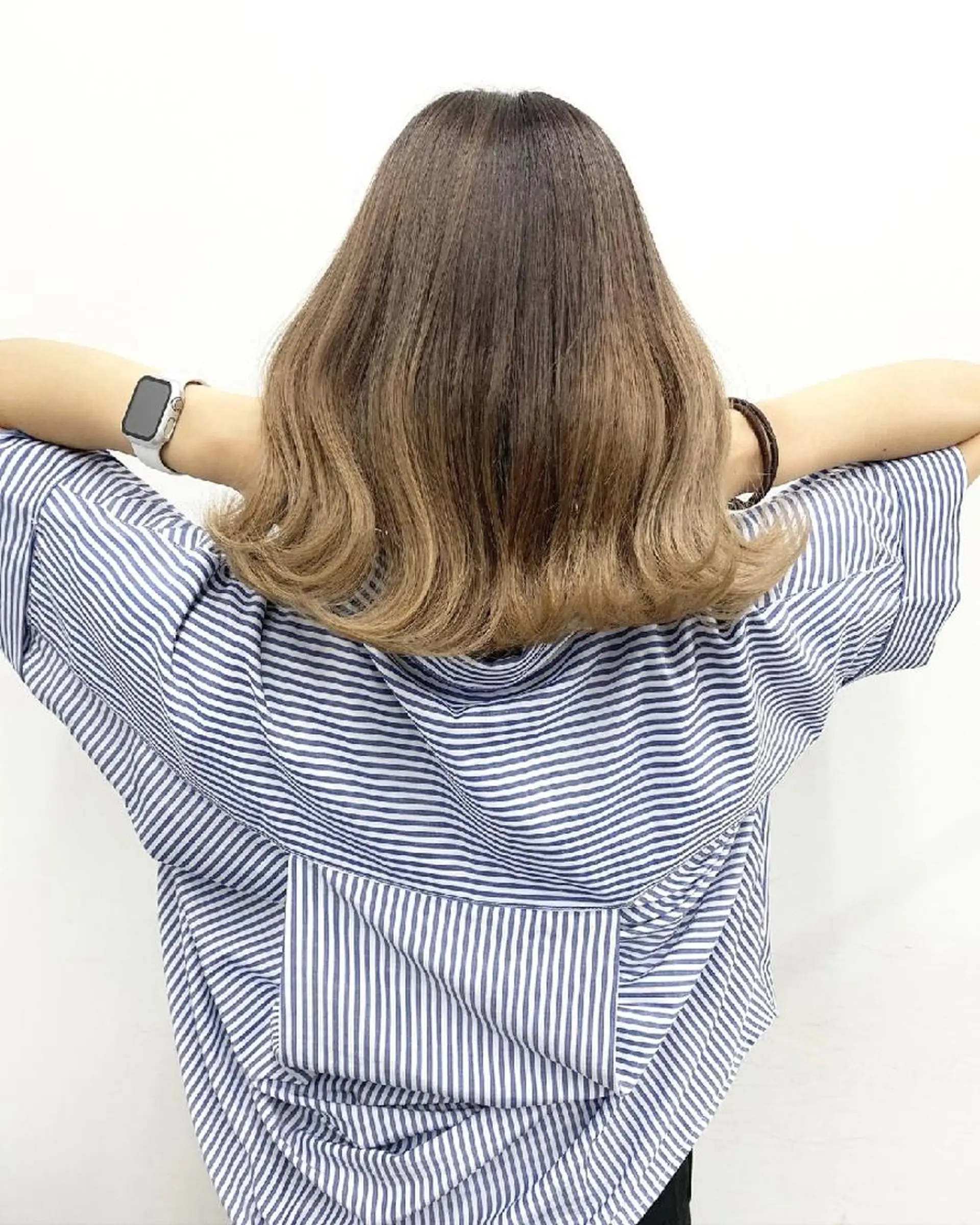 セミロング カラー siesta by amble luxeのヘアスタイル