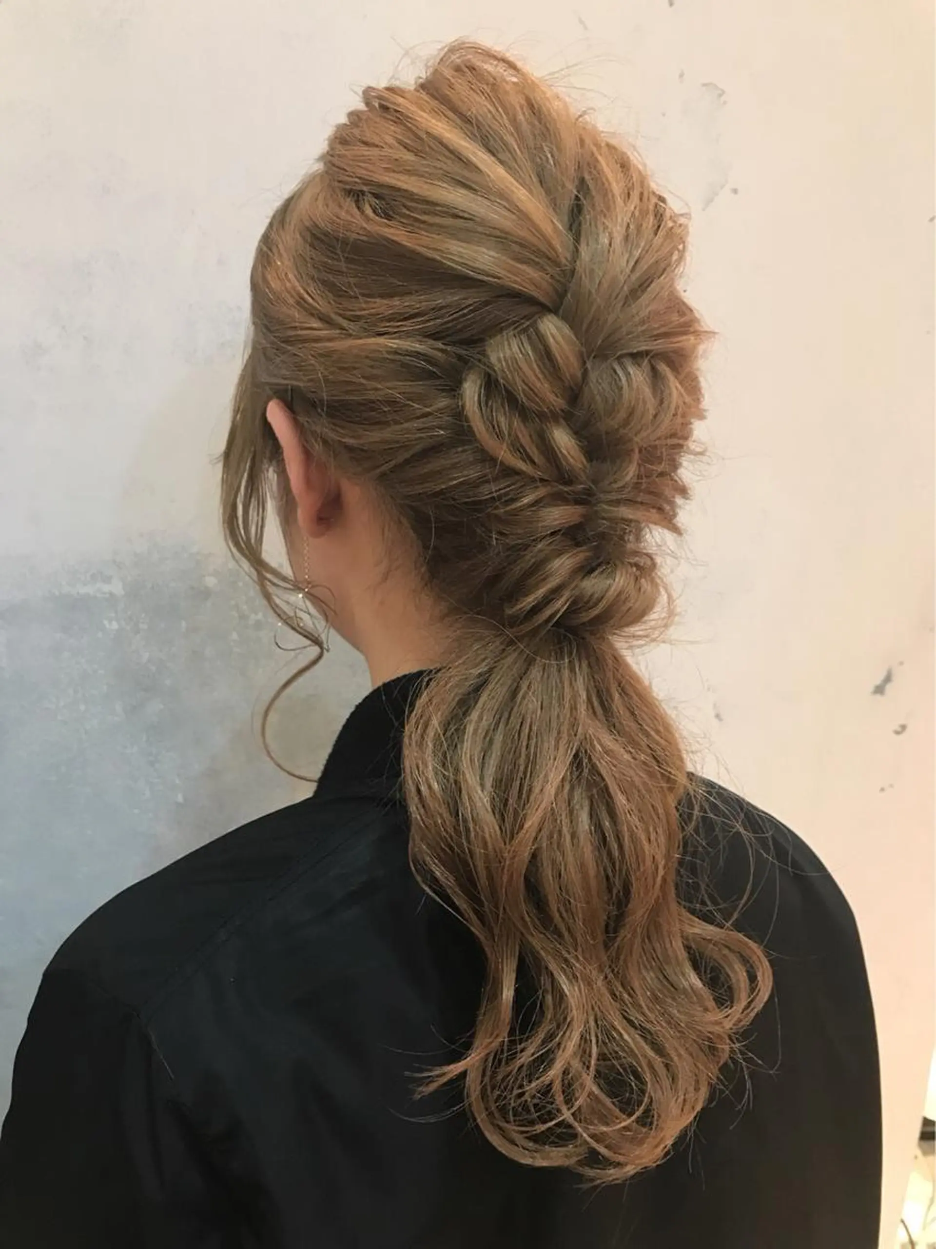 カラー ヘアアレンジ ブリーチ ヘアセット sato manamiのヘアスタイル