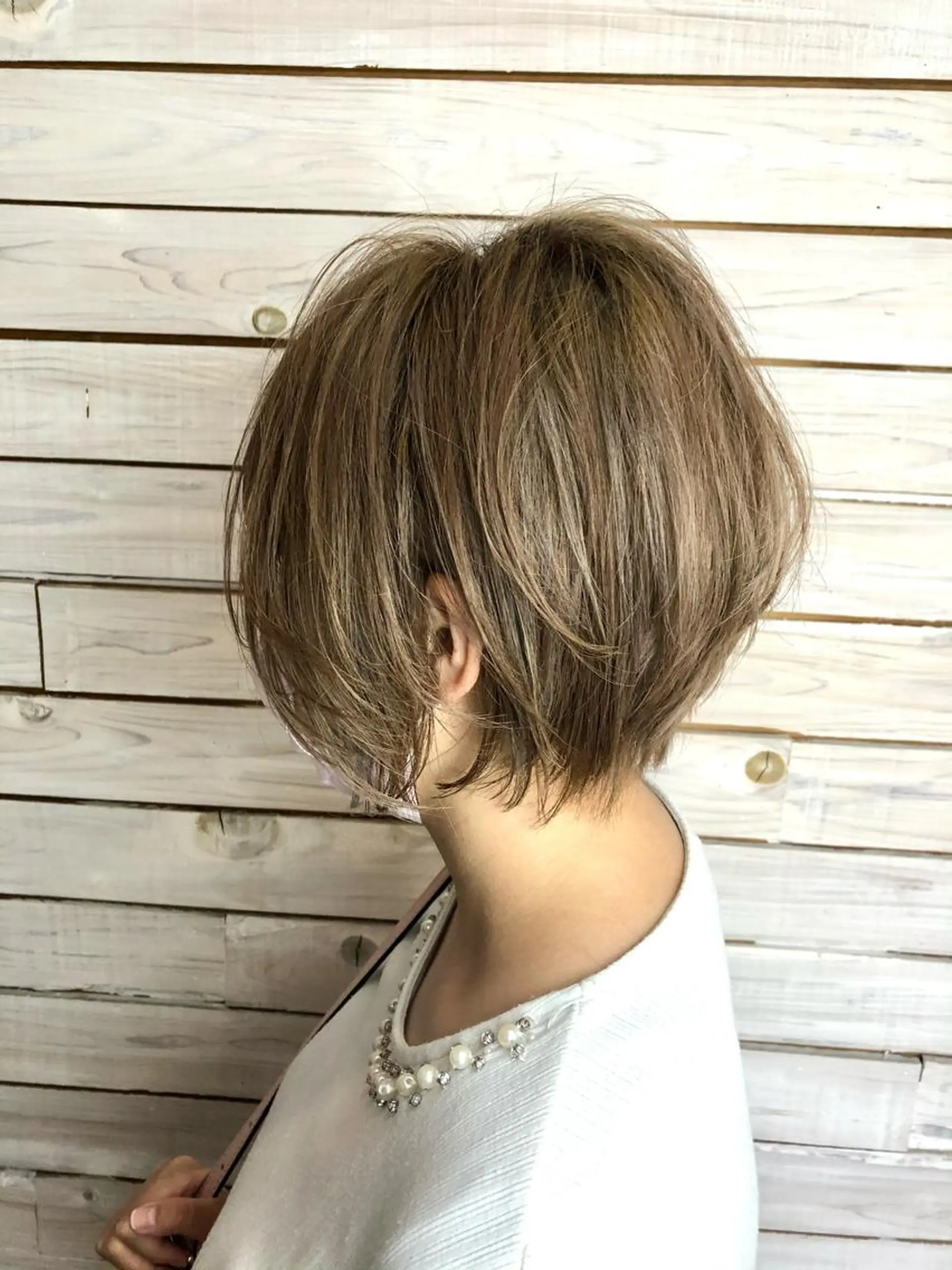 ショート カット 藤本 彩果のヘアスタイル