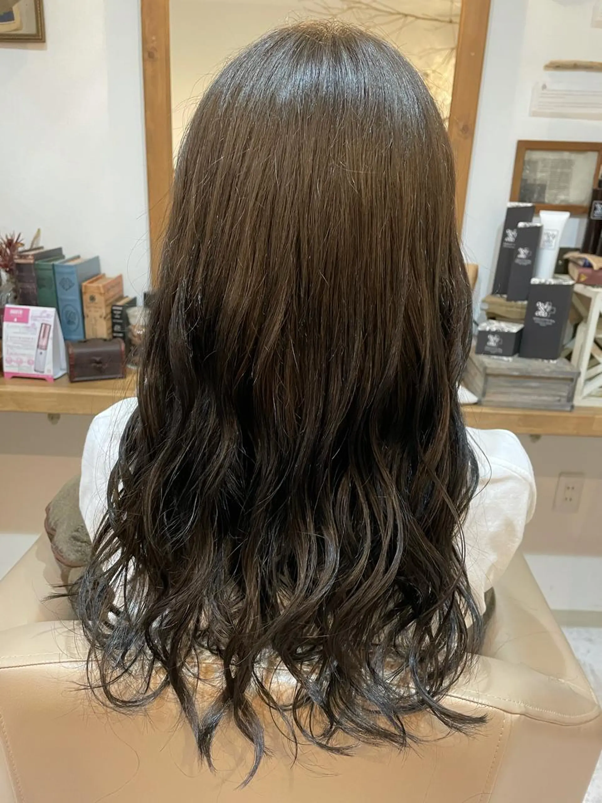 カラー アトリエリーベル所属・佐々木 奈菜江のヘアスタイル