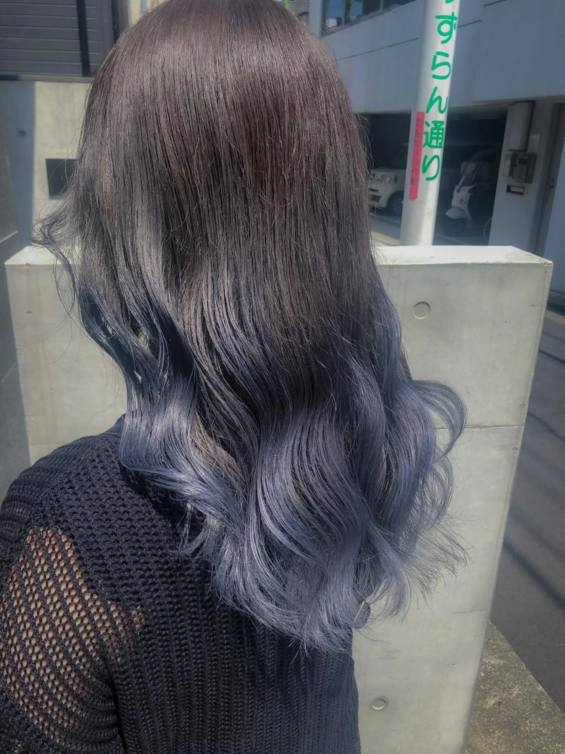 セミロング カラー ヘアアレンジ ブリーチ ブルーカラー グラデーションカラー rii-🩰 トレンド韓国ヘアのヘアスタイル