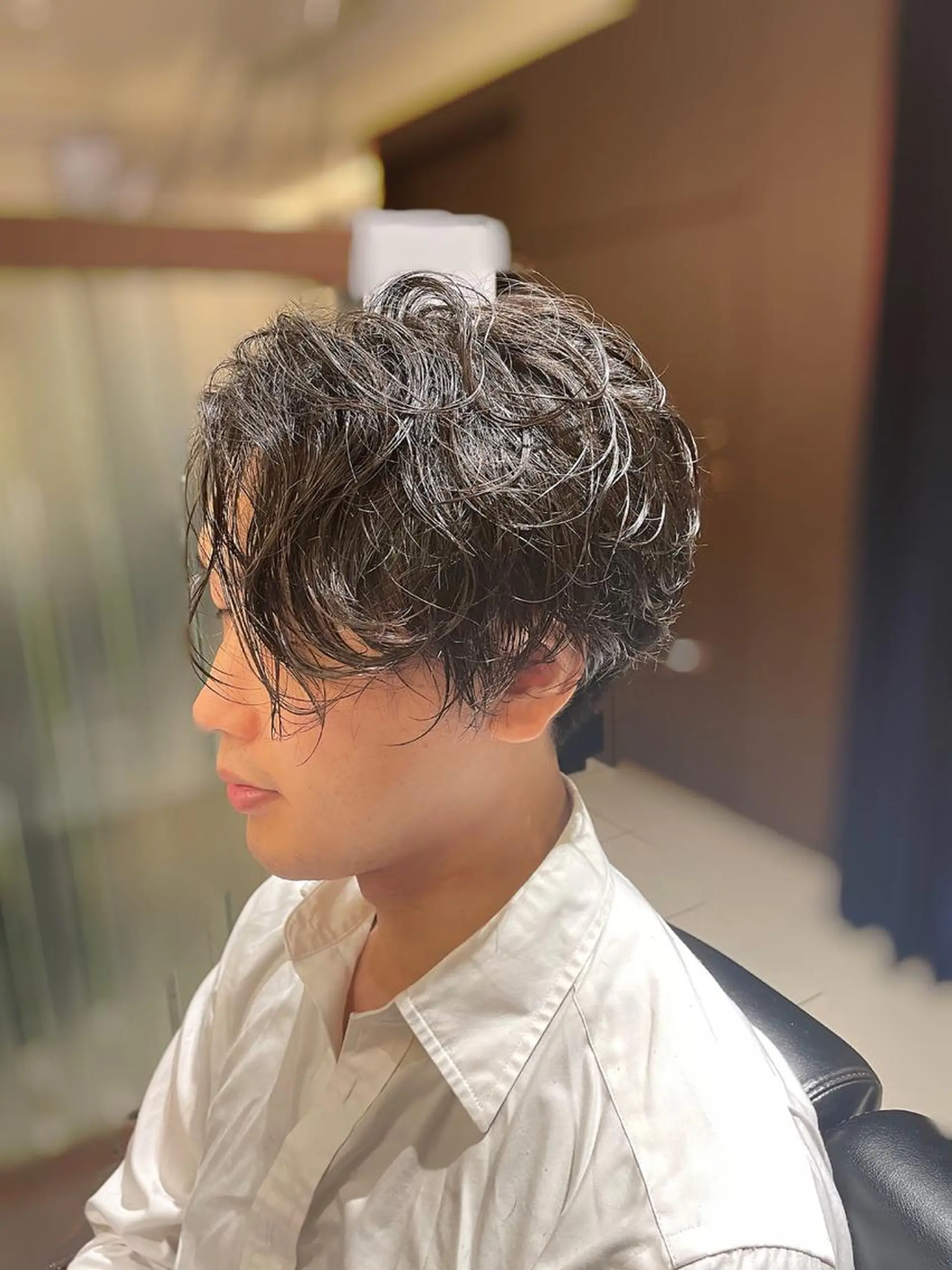 ミディアム パーマ メンズ センターパート パーマ NEXUS ZA FIRST 銀座所属・岡崎 隆晟のヘアスタイル