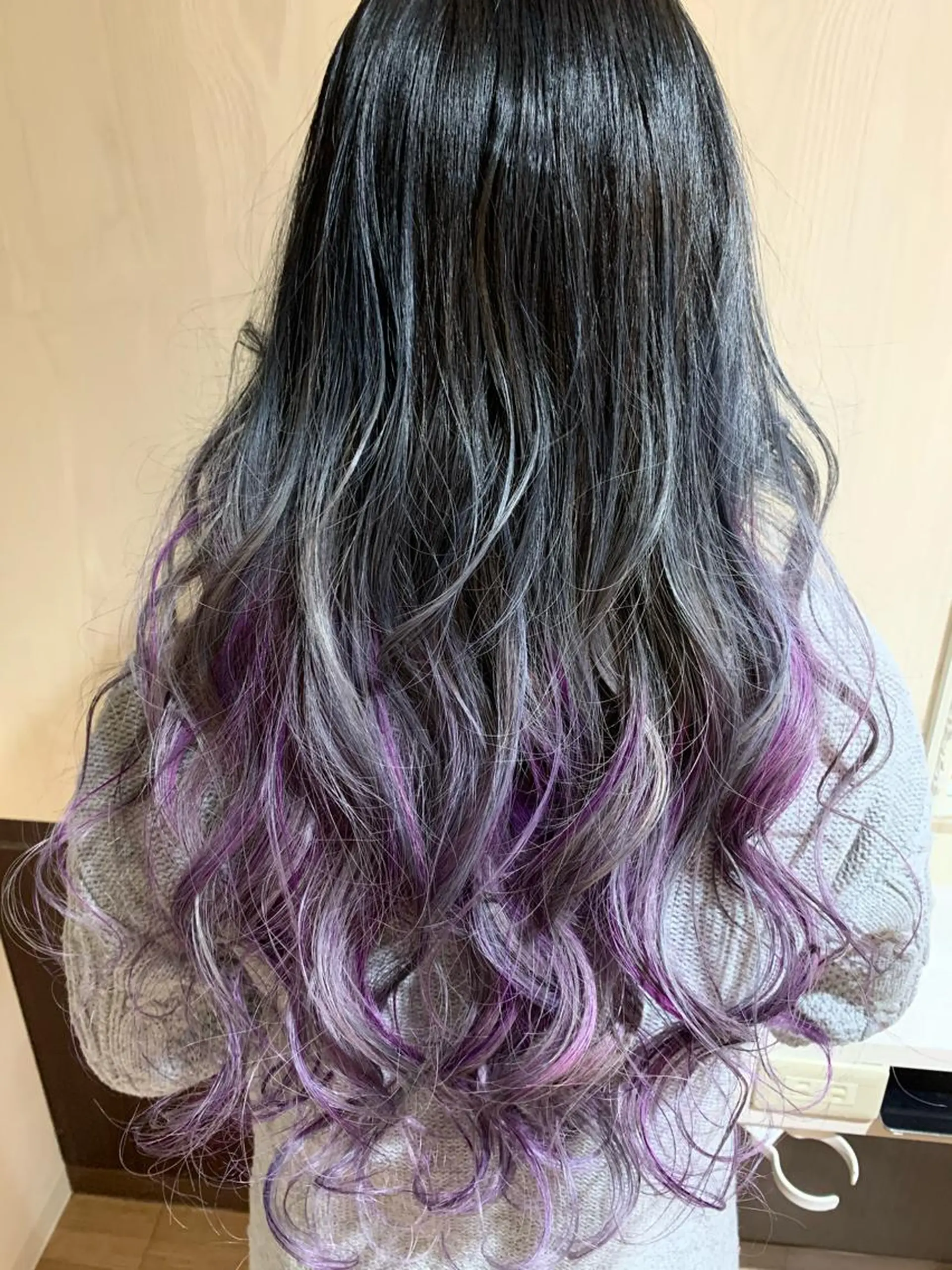 ロング カラー ヘアアレンジ グラデーションカラー メッシュ パープルカラー シルバー hair & spa Nalu所属・hair & spa Naluのヘアスタイル
