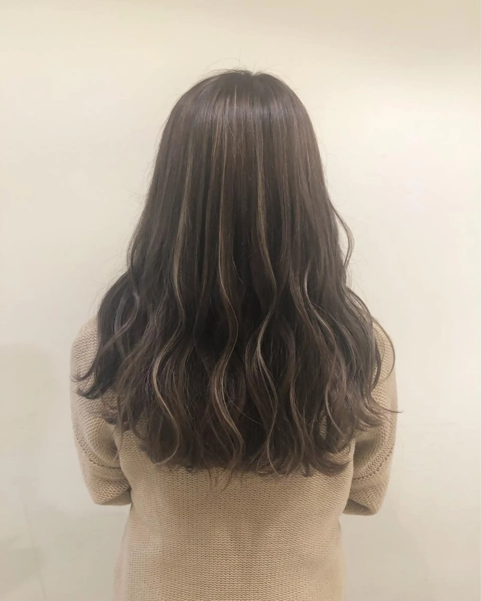 セミロング ブリーチ/髪質改善 前田志穂のヘアスタイル