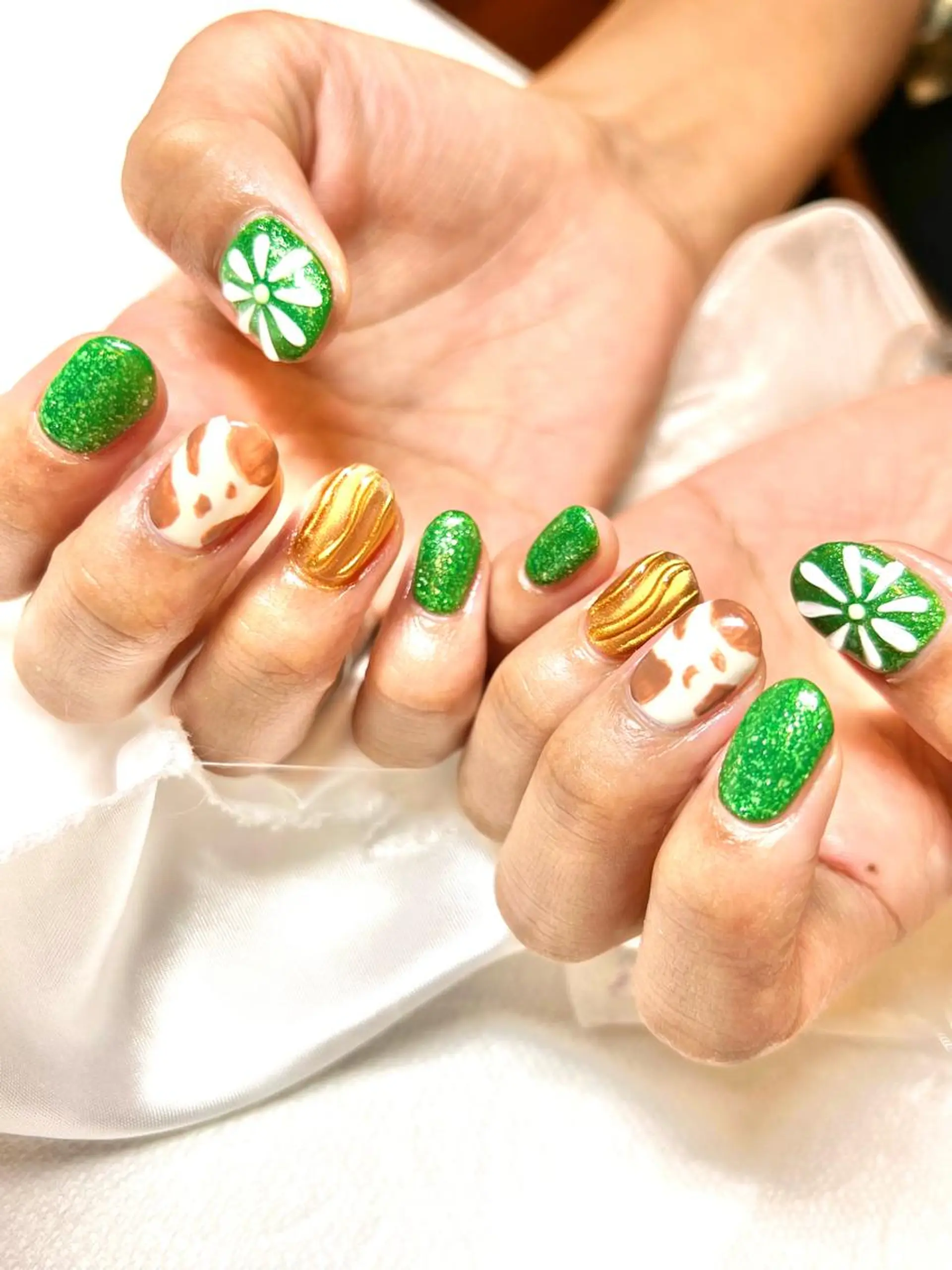 ネイル ハンドネイル clover nailのネイルデザイン