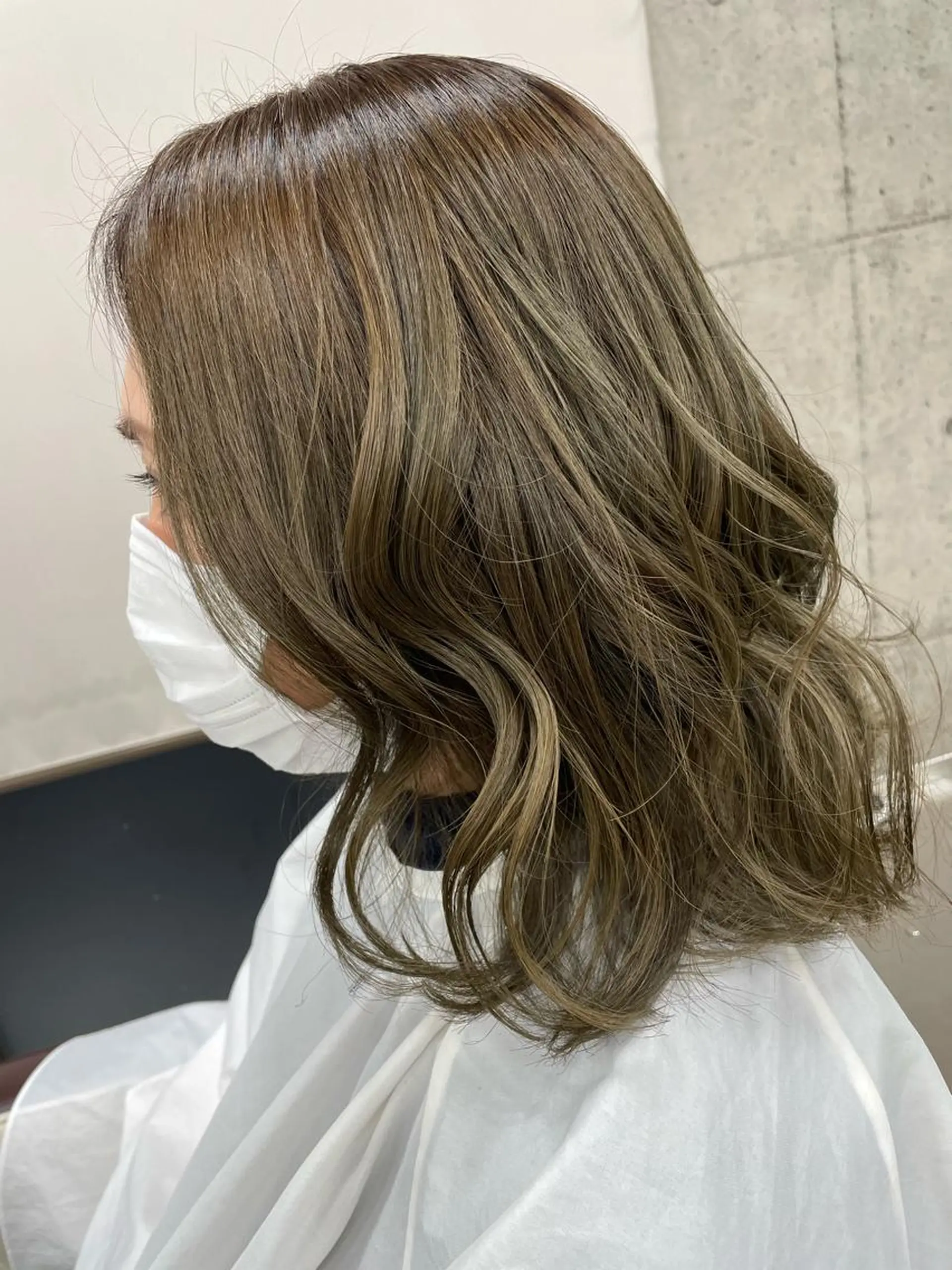 ミディアム カラー ハイライトカラー ハイライト ヘアカラー 色川 優斗《髪質改善》のヘアスタイル