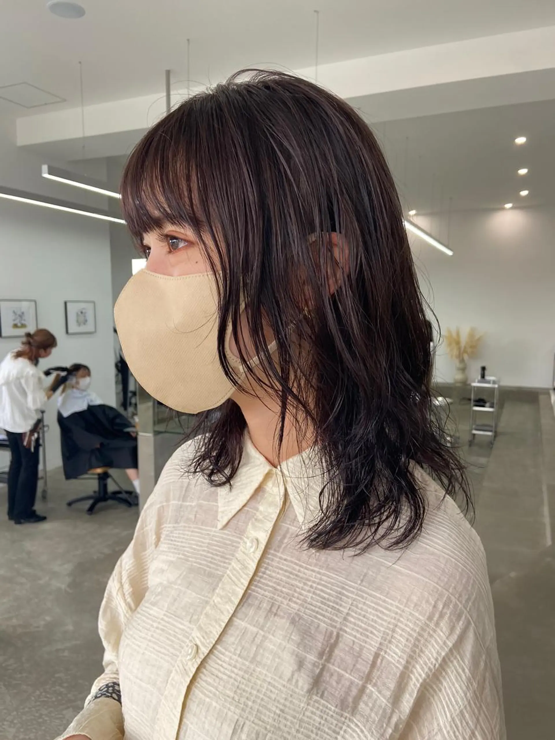 ミディアム パープルカラー 山岸 未玖のヘアスタイル