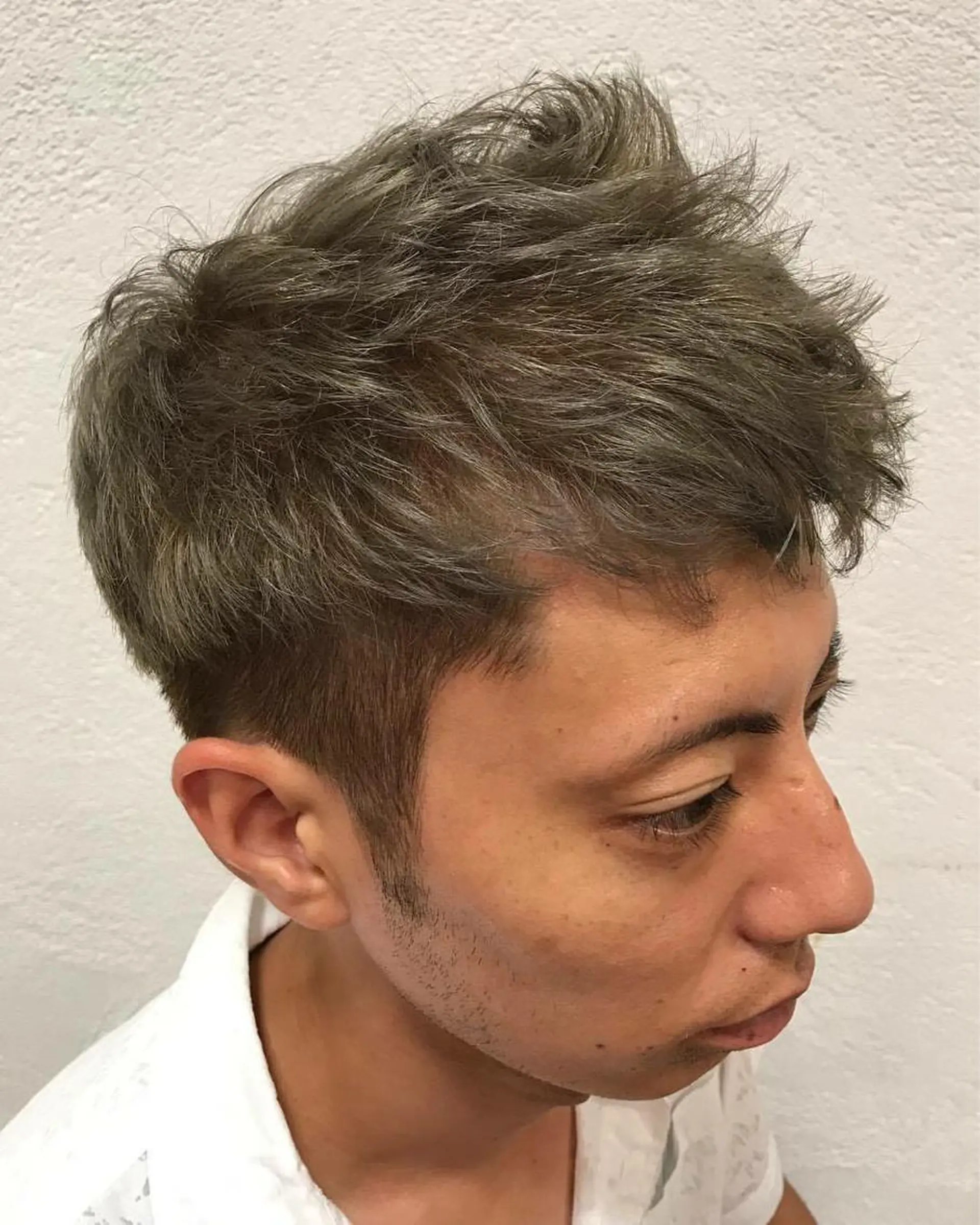 ショート カラー メンズ アッシュ 透明感カラー シルバー シルバーアッシュ カット ヘアカラー デザインカラー🌈 高木リョウのヘアスタイル