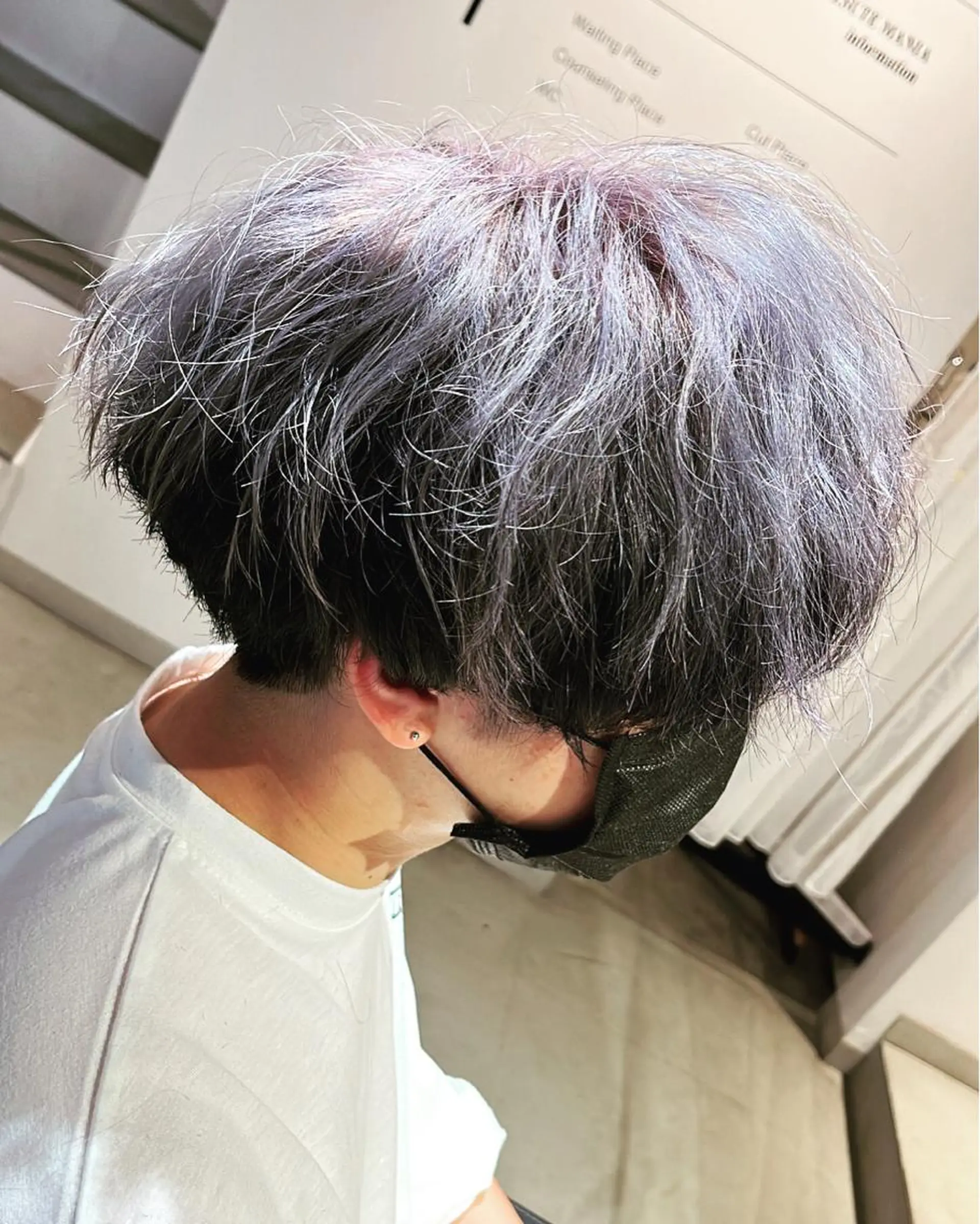 ショート カラー メンズ メンズブリーチ ブリーチ パープルカラー シルバー APREKO RIKUのヘアスタイル