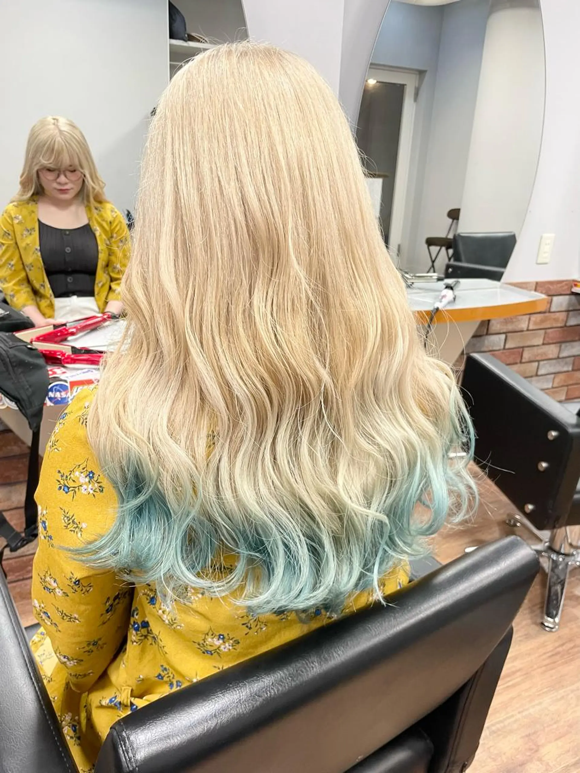 ロング ヘアカラー KEN TAのヘアスタイル
