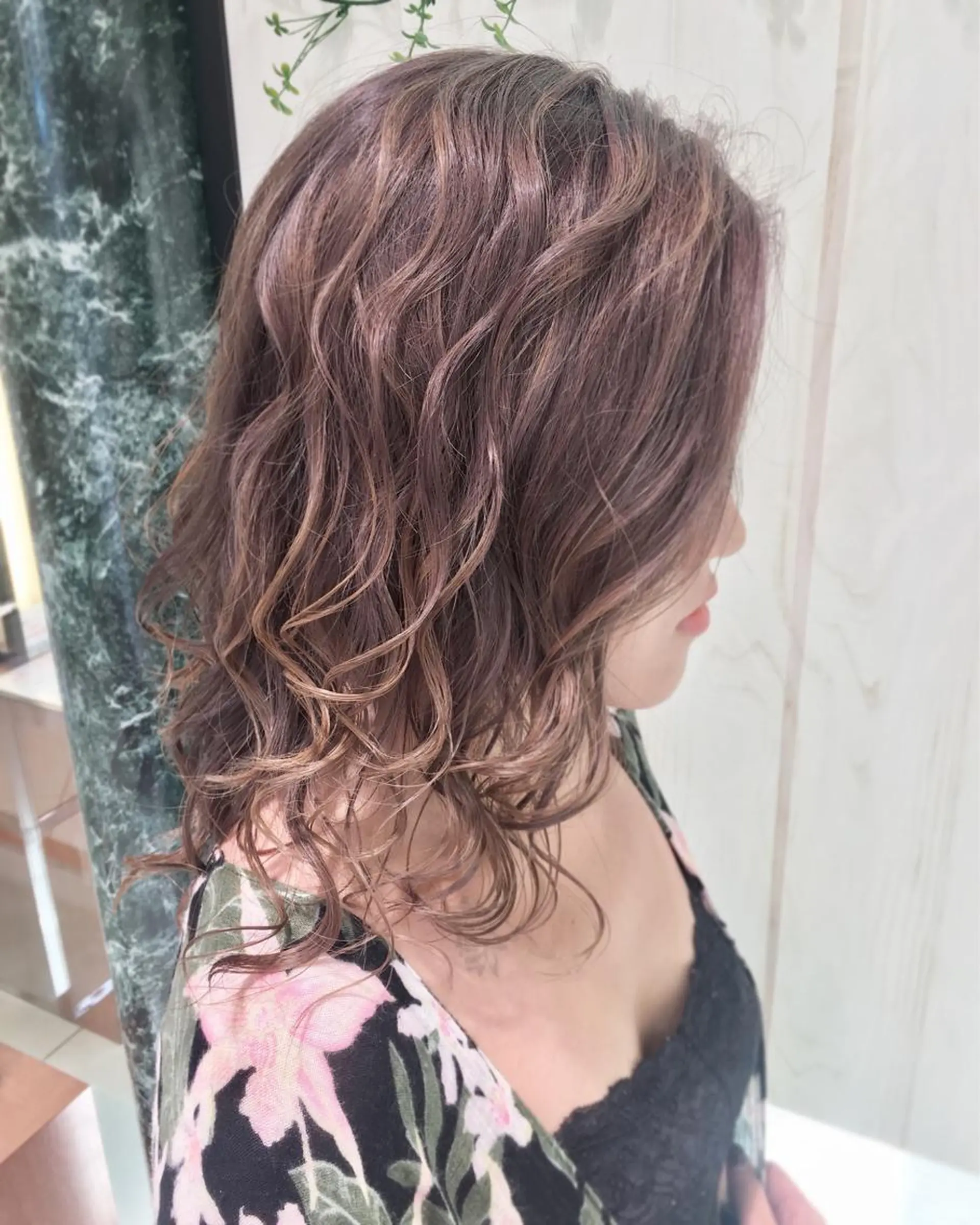 ミディアム カラー グレージュ イルミナカラー 縮毛矯正 N° jillva ♦️川端裕司♦️のヘアスタイル