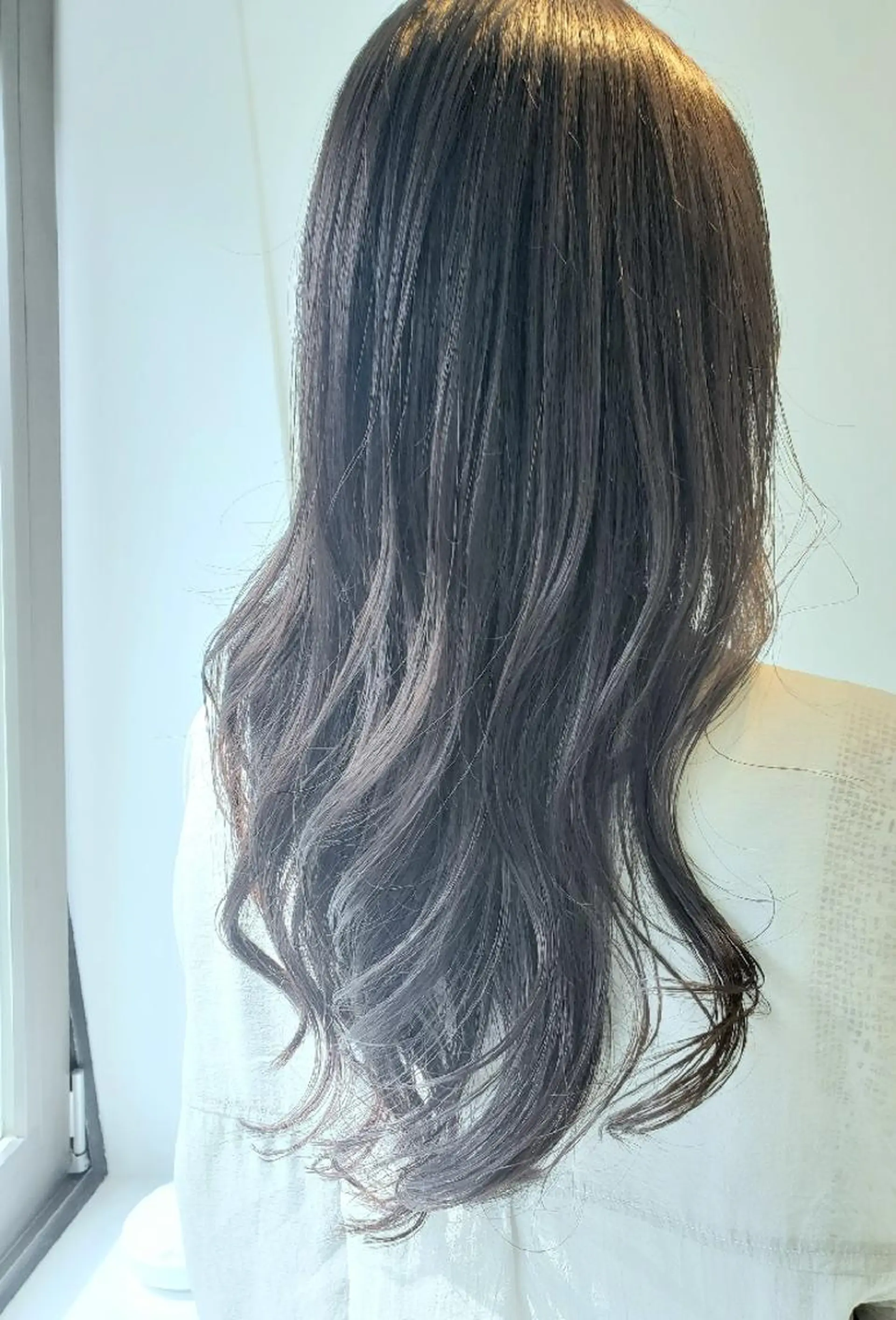 ロング カラー ヘアカラー トリートメント マネージャー 西村優子のヘアスタイル