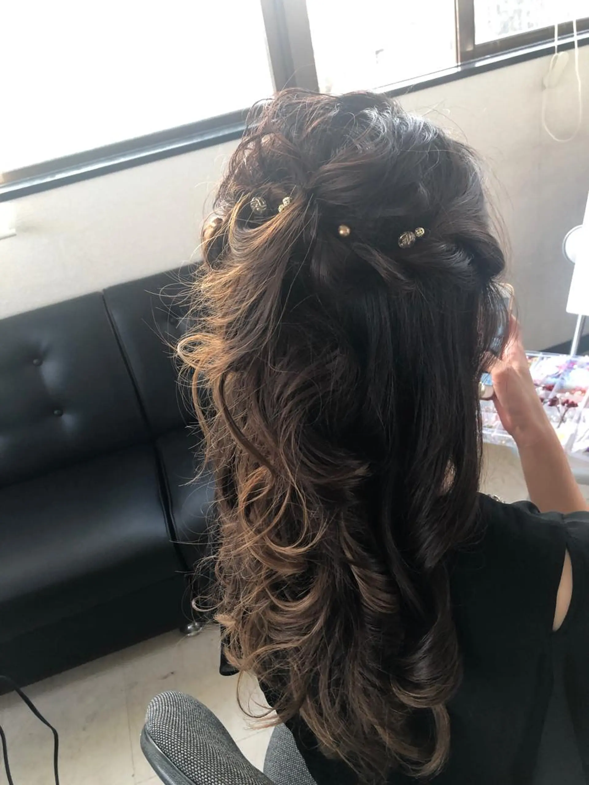 ロング カラー パーマ ヘアアレンジ メンズ キッズ ネイル マツエク・マツパ 銀河 ティンガーラのヘアスタイル