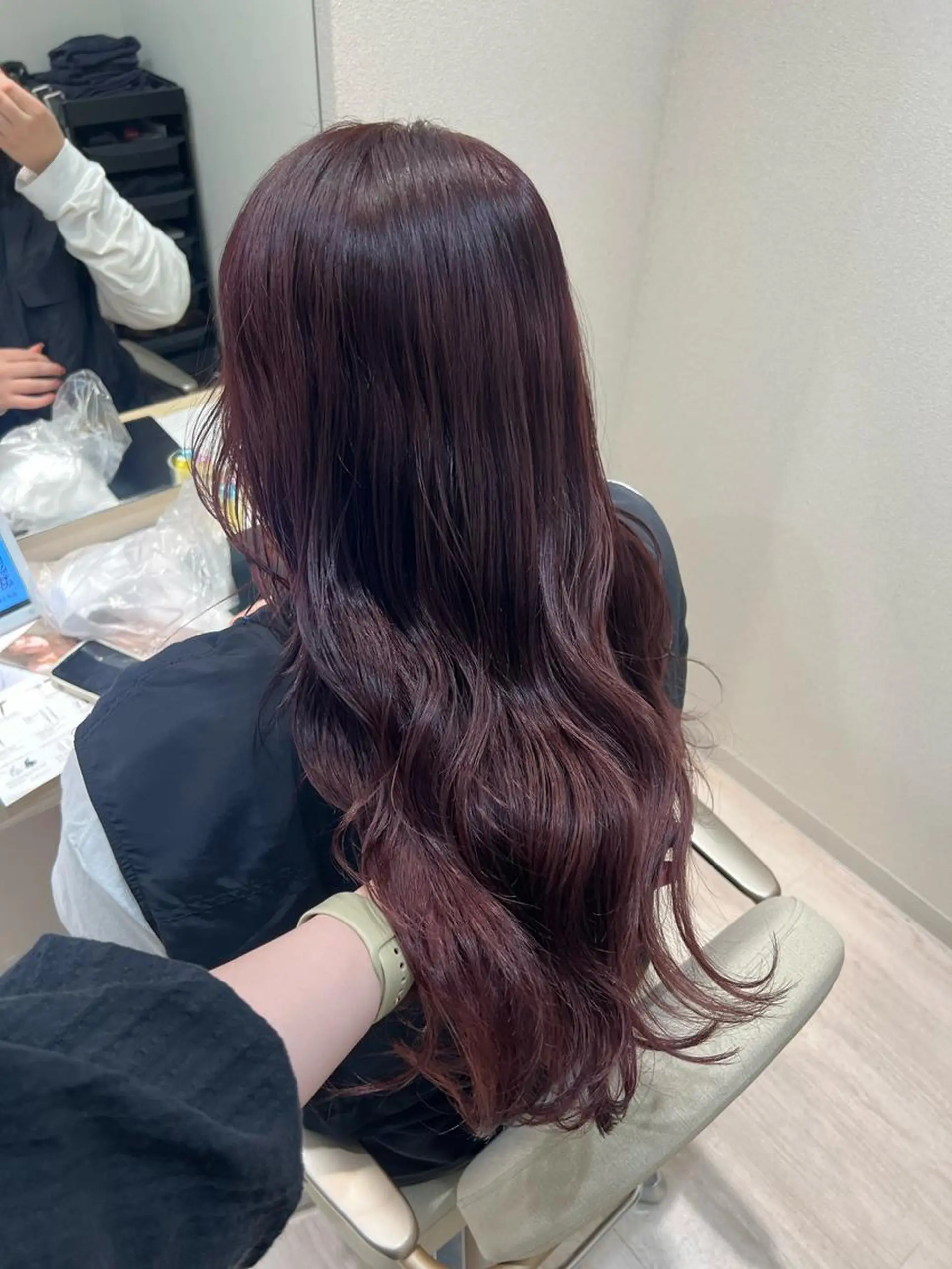 ロング ピンクラベンダー カット ヘアカラー トリートメント ヘッドスパ mina .のヘアスタイル