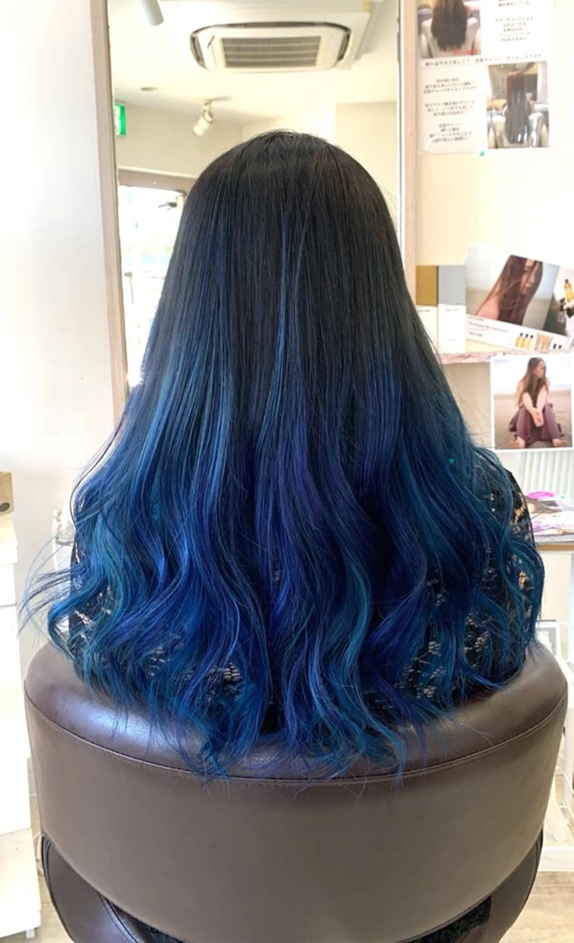 ロング カラー ヘアアレンジ kr2s アメ村のヘアスタイル