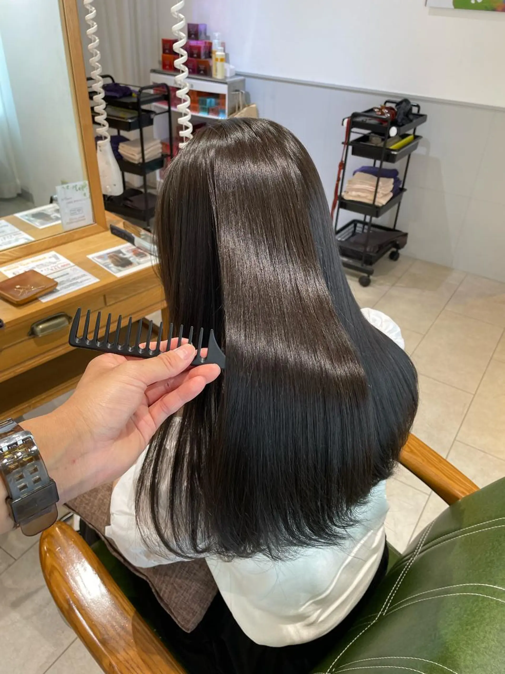 ロング カラー パーマ ブリーチ ケアカラー 髪質改善 韓国風ヘア 似合わせカット カット ヘアカラー トリートメント ヘッドスパ 過去一の柔髪ヘア 🌿IVYjoureのヘアスタイル