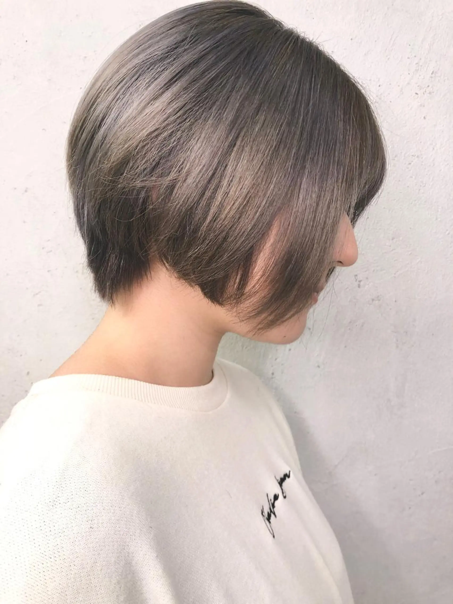 ショート カラー ベージュカラー ブリーチ ラベンダーカラー ミルクティーベージュ APARTMENT 学園店／Yumiのヘアスタイル