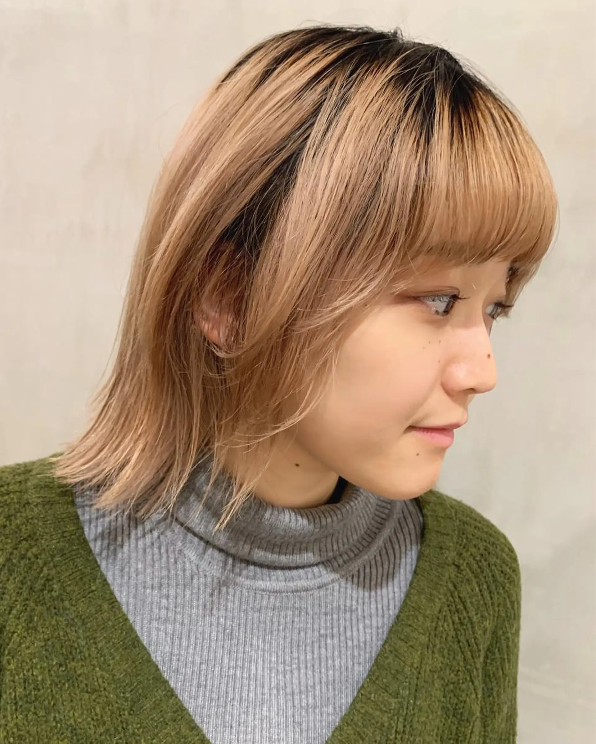 ミディアム カラー カット ヘアカラー トリートメント 優 作のヘアスタイル