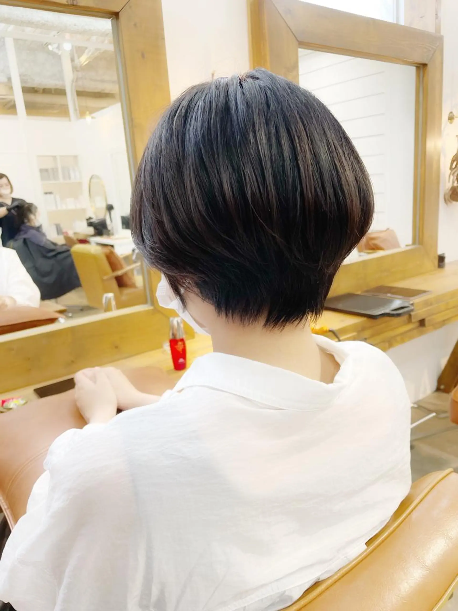 ショート ショートレイヤー 丸みショート くびれヘア くせ毛 レイヤーカット カット newline銀座所属・銀座ショート/ 大人ショート/金子涼のヘアスタイル