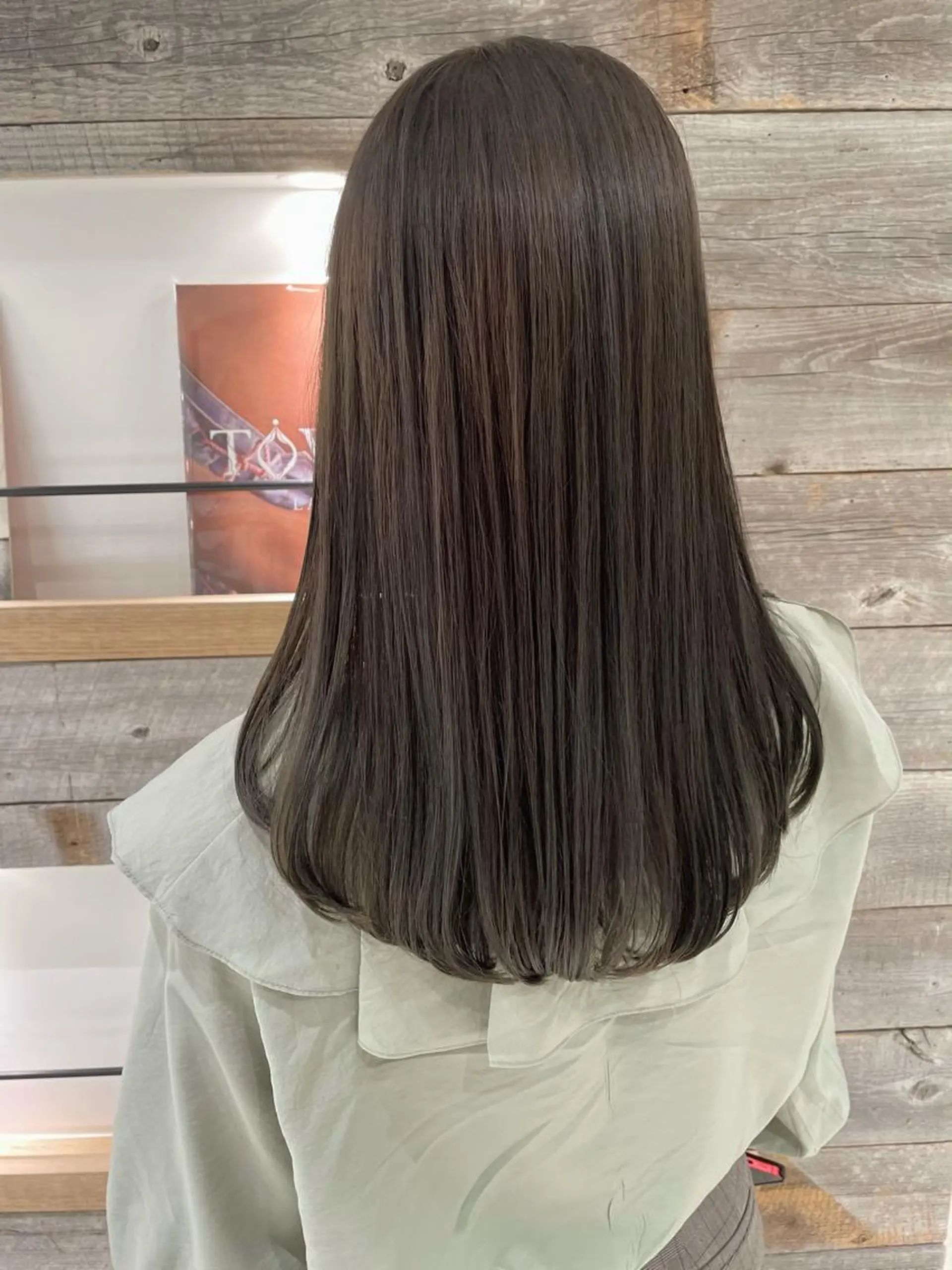 セミロング カラー アッシュ グレージュ オリーブアッシュ オリーブカラー オリーブグレージュ カット ヘアカラー 卒業式受付中🌻 肥田亜沙美のその他イメージ