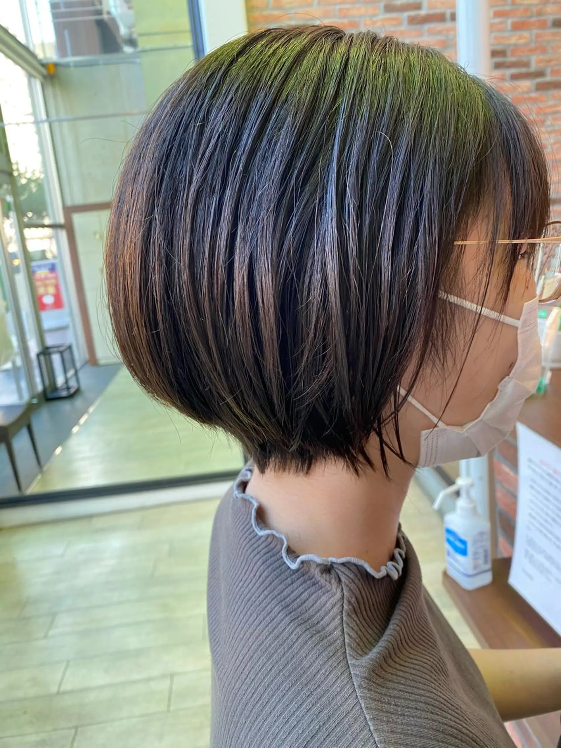 ショート ショートボブ 丸みショート ボブ ショートヘア エクステ／インナー カラー 礒野朱里のヘアスタイル