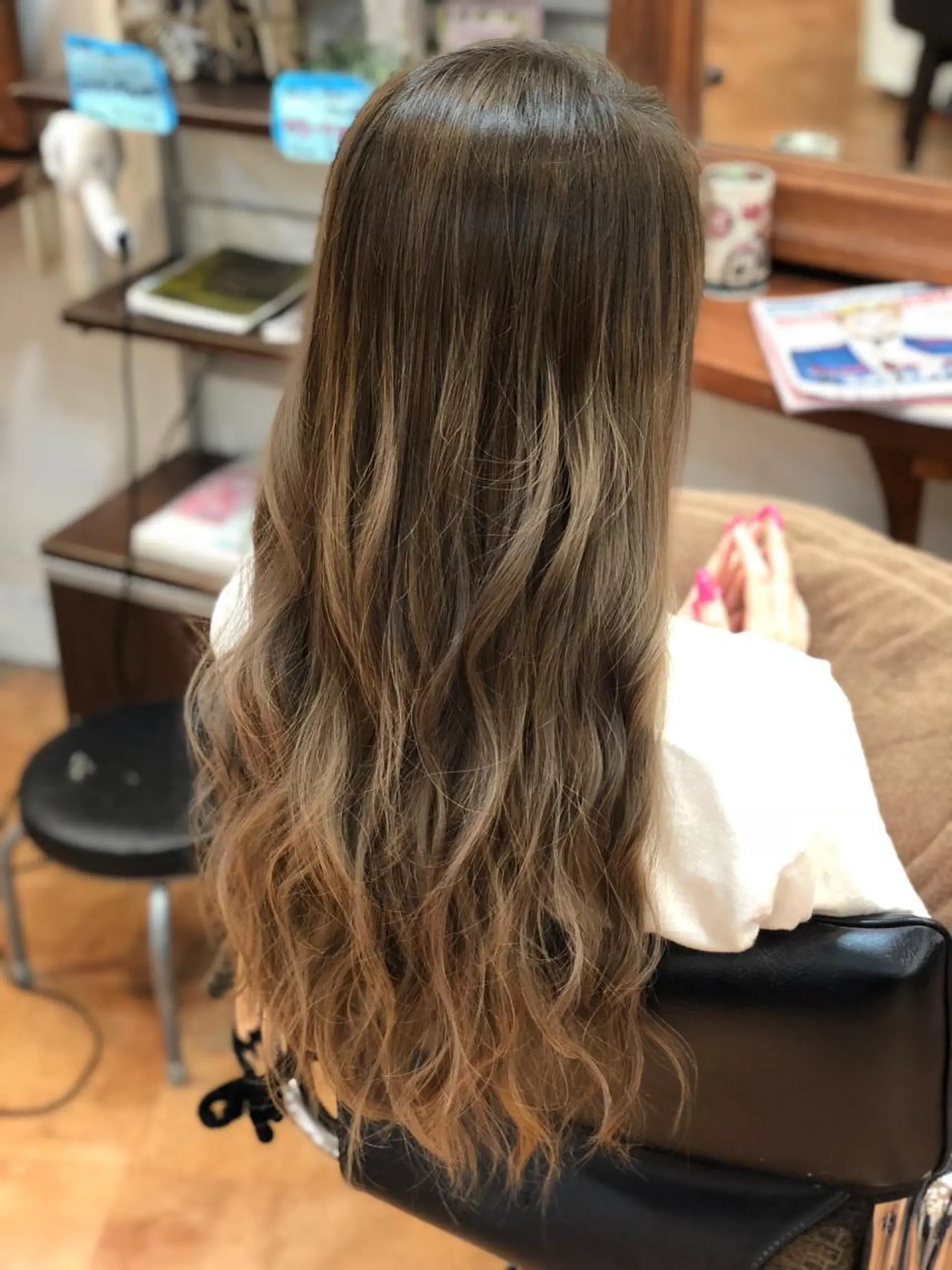 セミロング LOCO Ko-kiのヘアスタイル