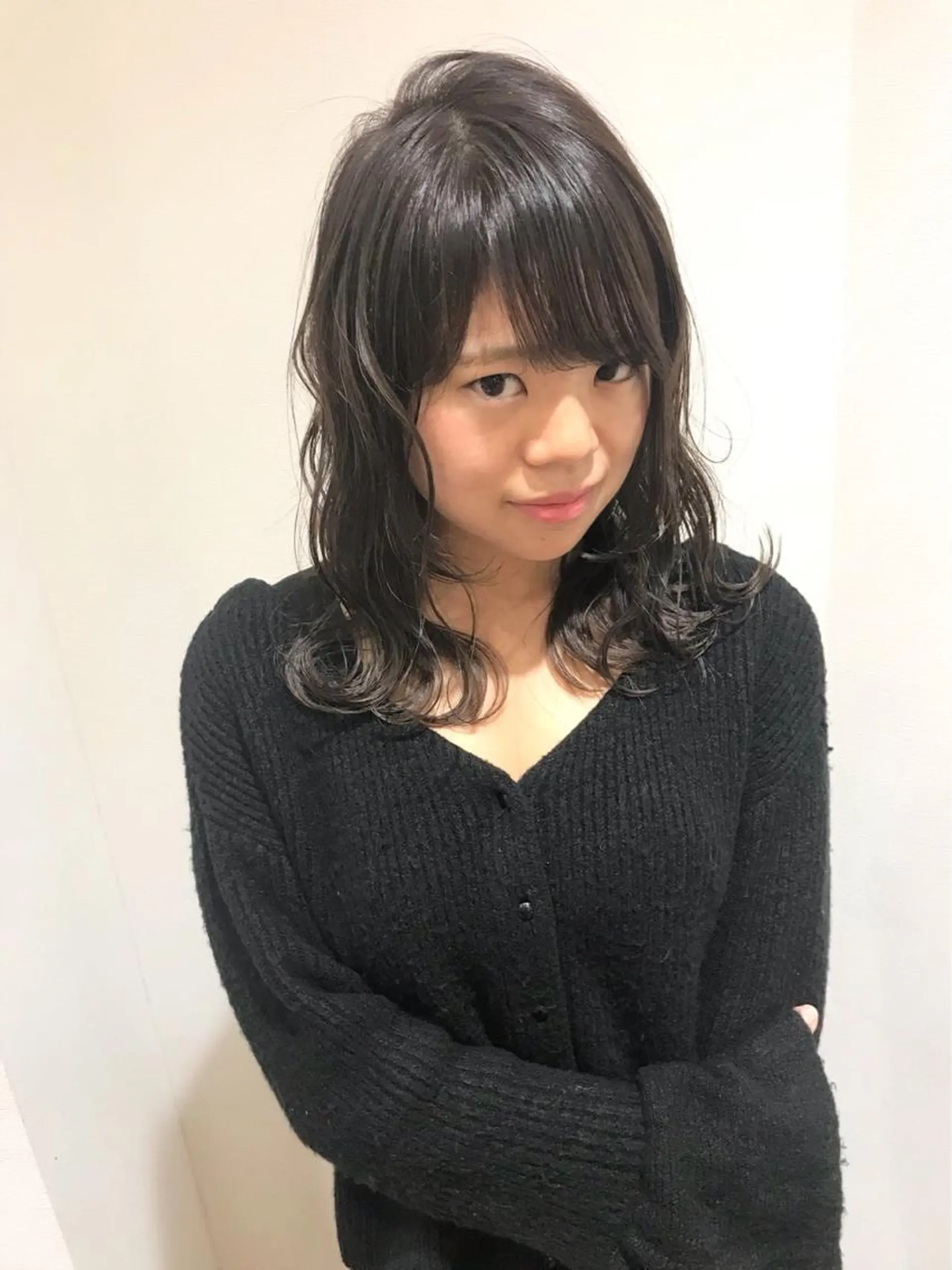 ミディアム カラー アッシュ グレージュ ディレクター ノナカのヘアスタイル