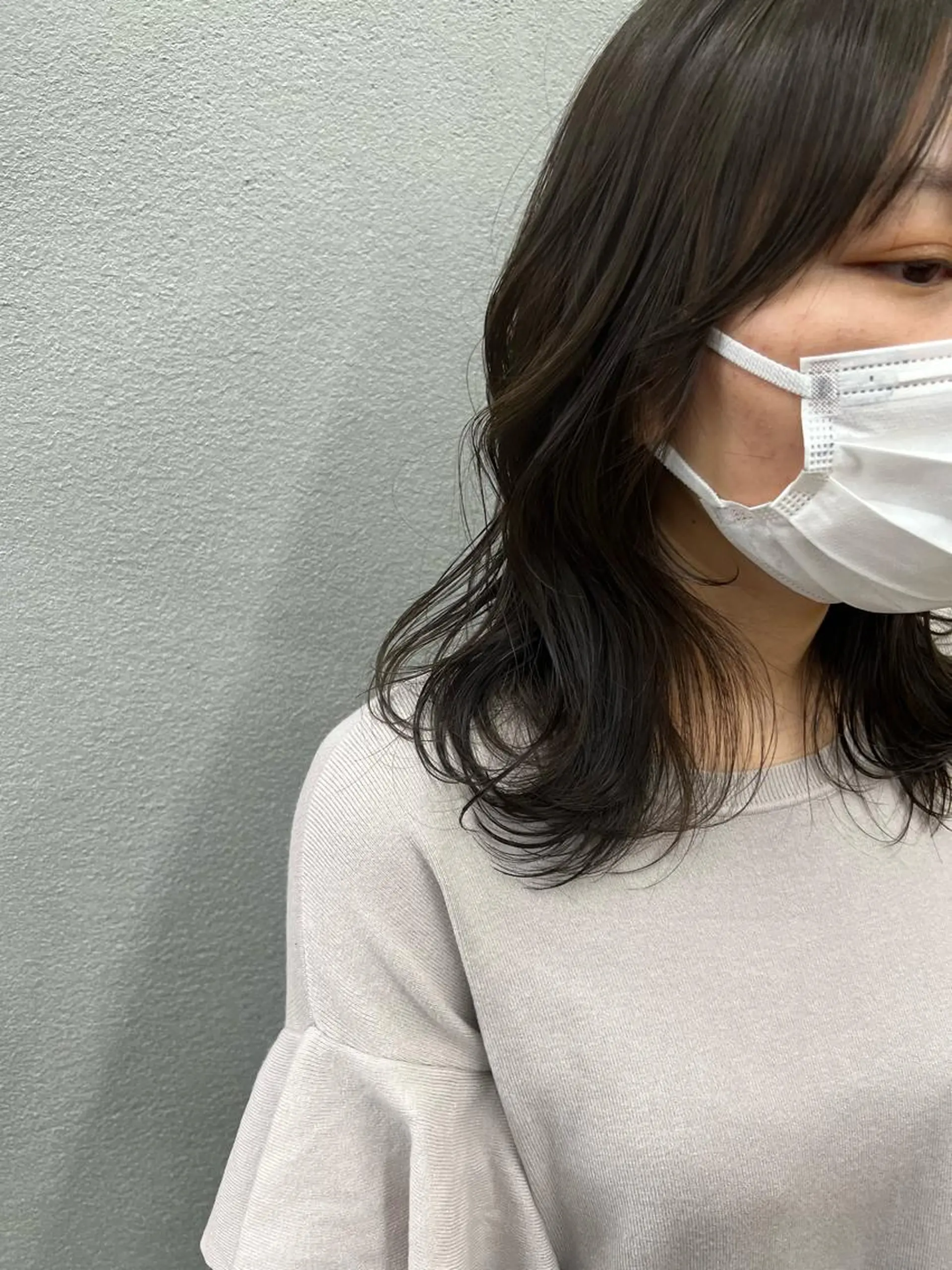 ミディアム カラー アッシュ 透明感カラー カット ヘアカラー トリートメント お顔まわりカット🌱 emo.村松泉綺のヘアスタイル