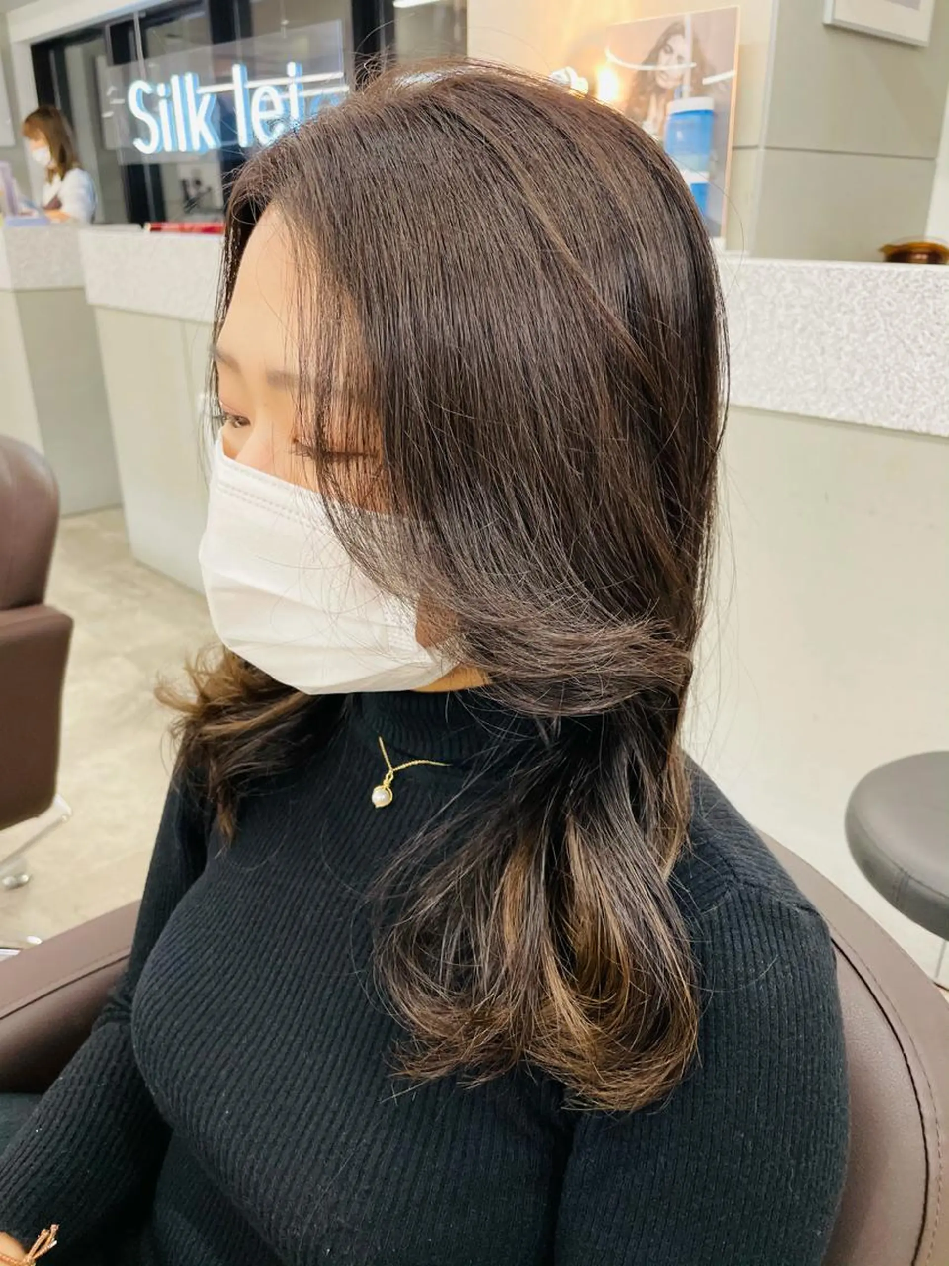 セミロング 韓国風ヘア サイドバング オルチャンヘア カット ヘアカラー トリートメント 【愛され小顔カット】 YOSHIKIヘアのヘアスタイル