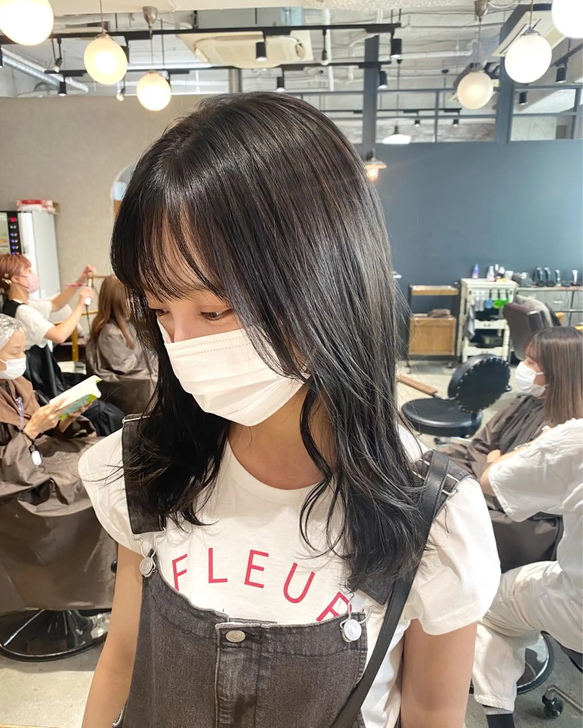 ロング カラー ブリーチ カット ヘアカラー 透明感カラー 🩰asumiのヘアスタイル