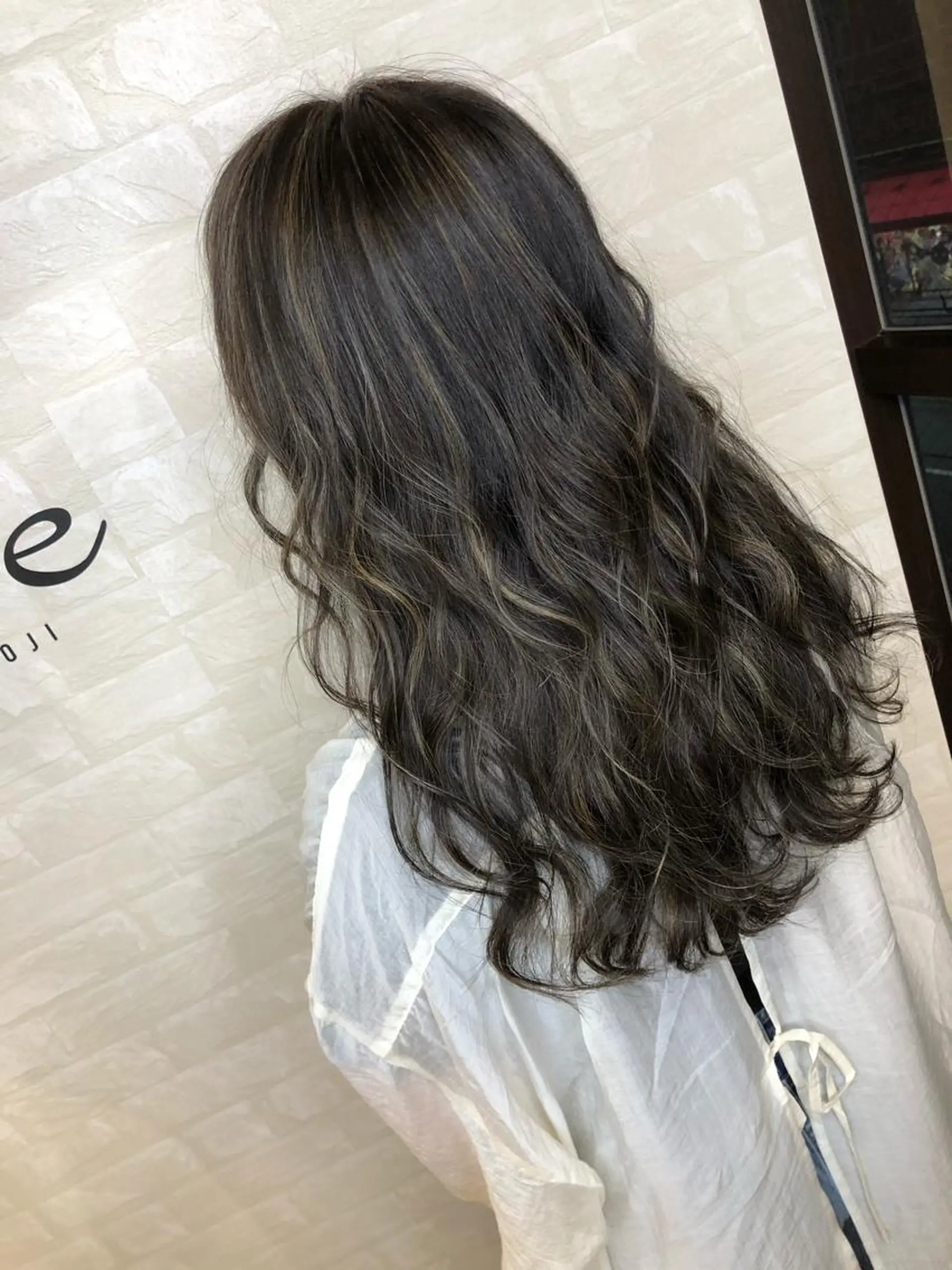 セミロング ハイライト 浅井 大雅のヘアスタイル