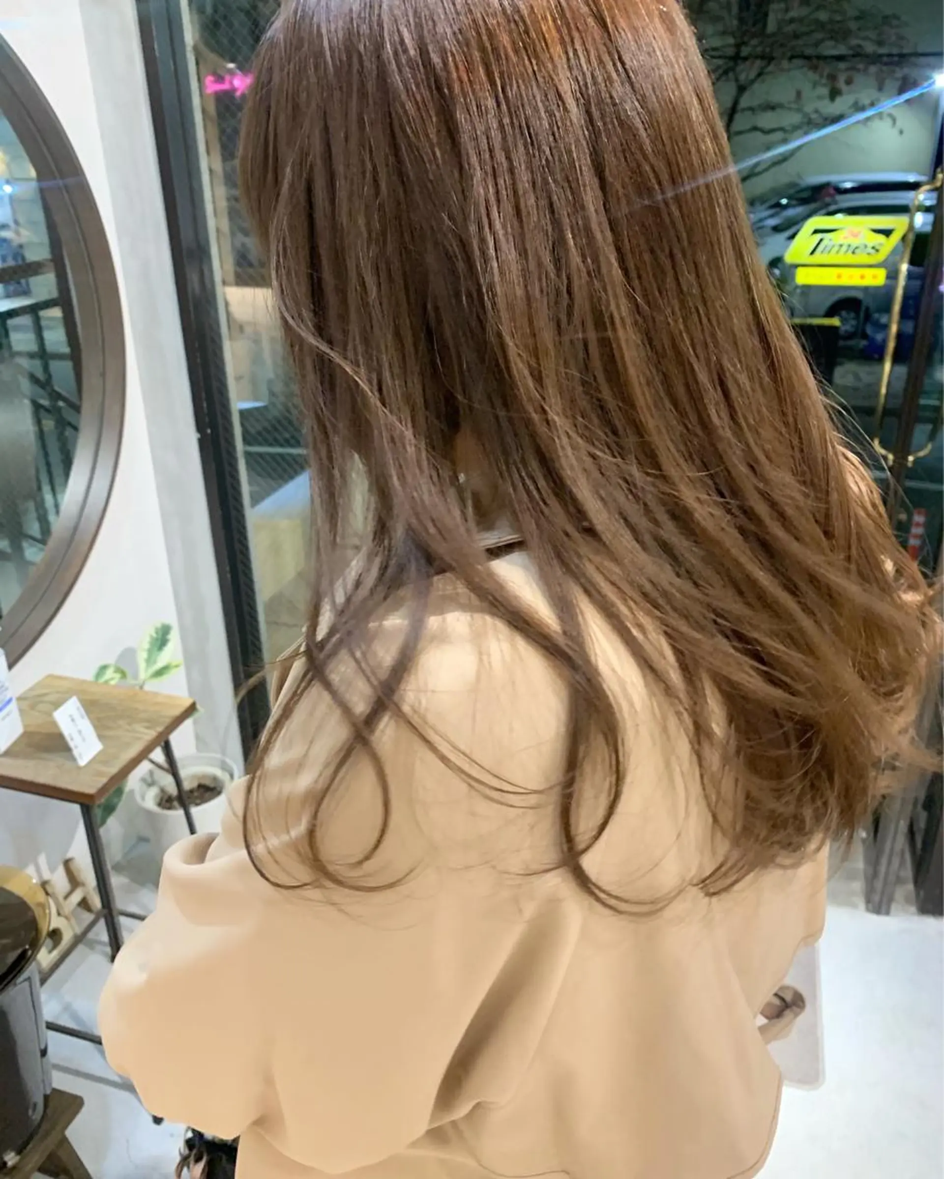 ロング カラー ヘアアレンジ ブリーチ ブリーチなしカラー 縮毛矯正 トリートメント pu+on. nailworks所属・fuyumi / ニュアンスネイルのネイルデザイン