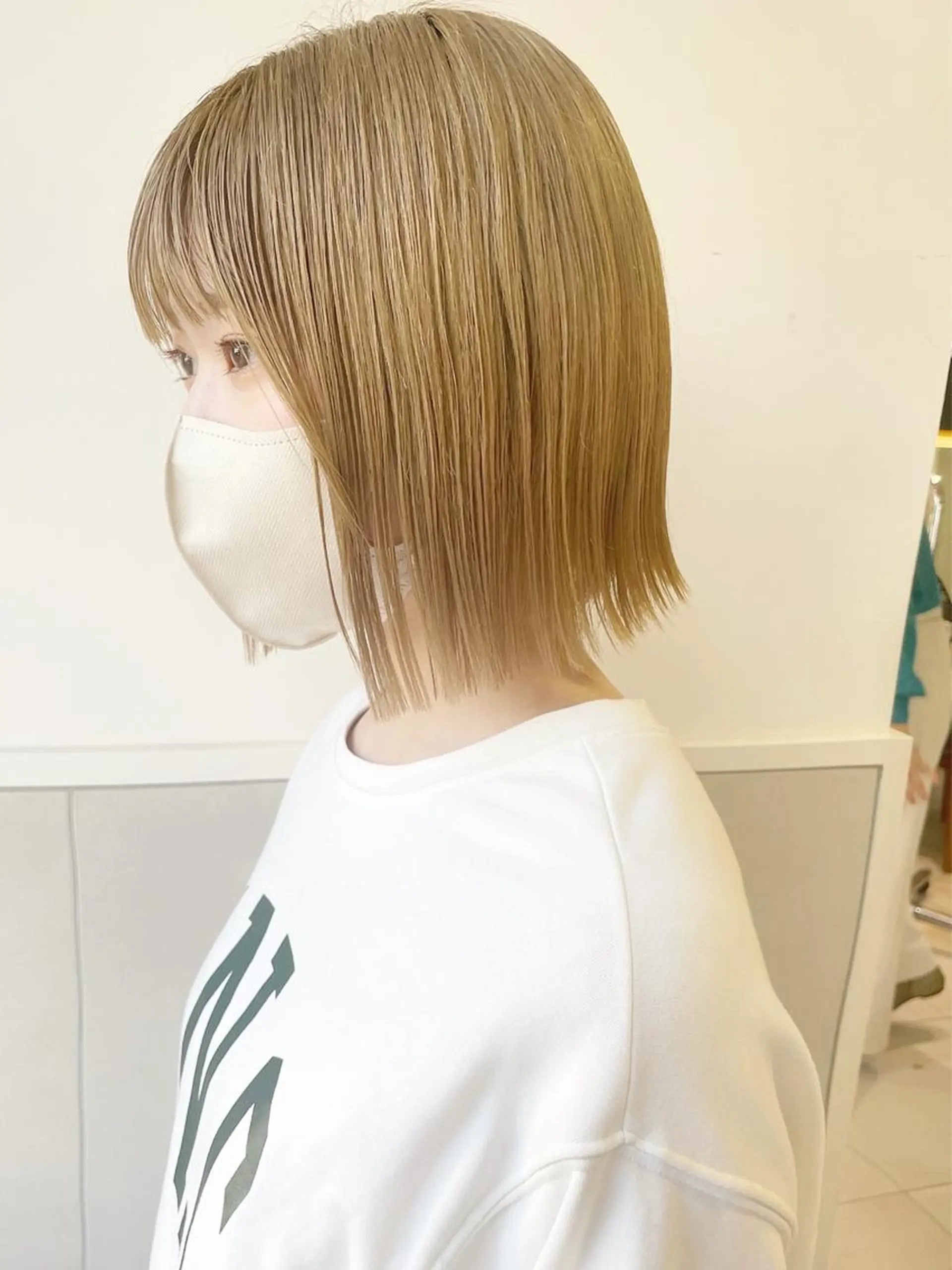 ショート カラー ベージュカラー カット ヘアカラー 齋藤 咲のヘアスタイル