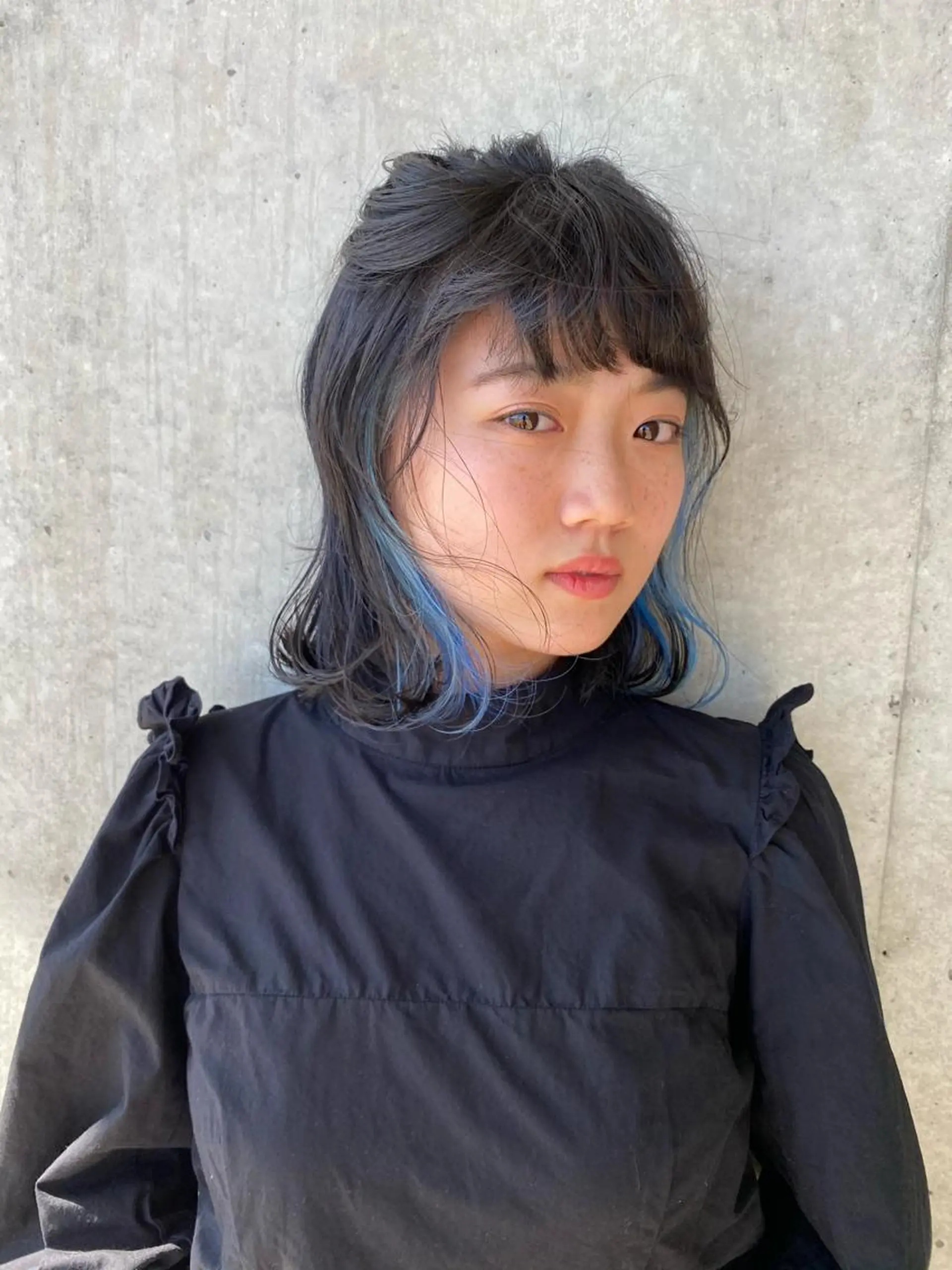 ミディアム カラー ブルーカラー グラデーションカラー インナーカラー モダーン北鎌倉所属・中溝 アカリのヘアスタイル