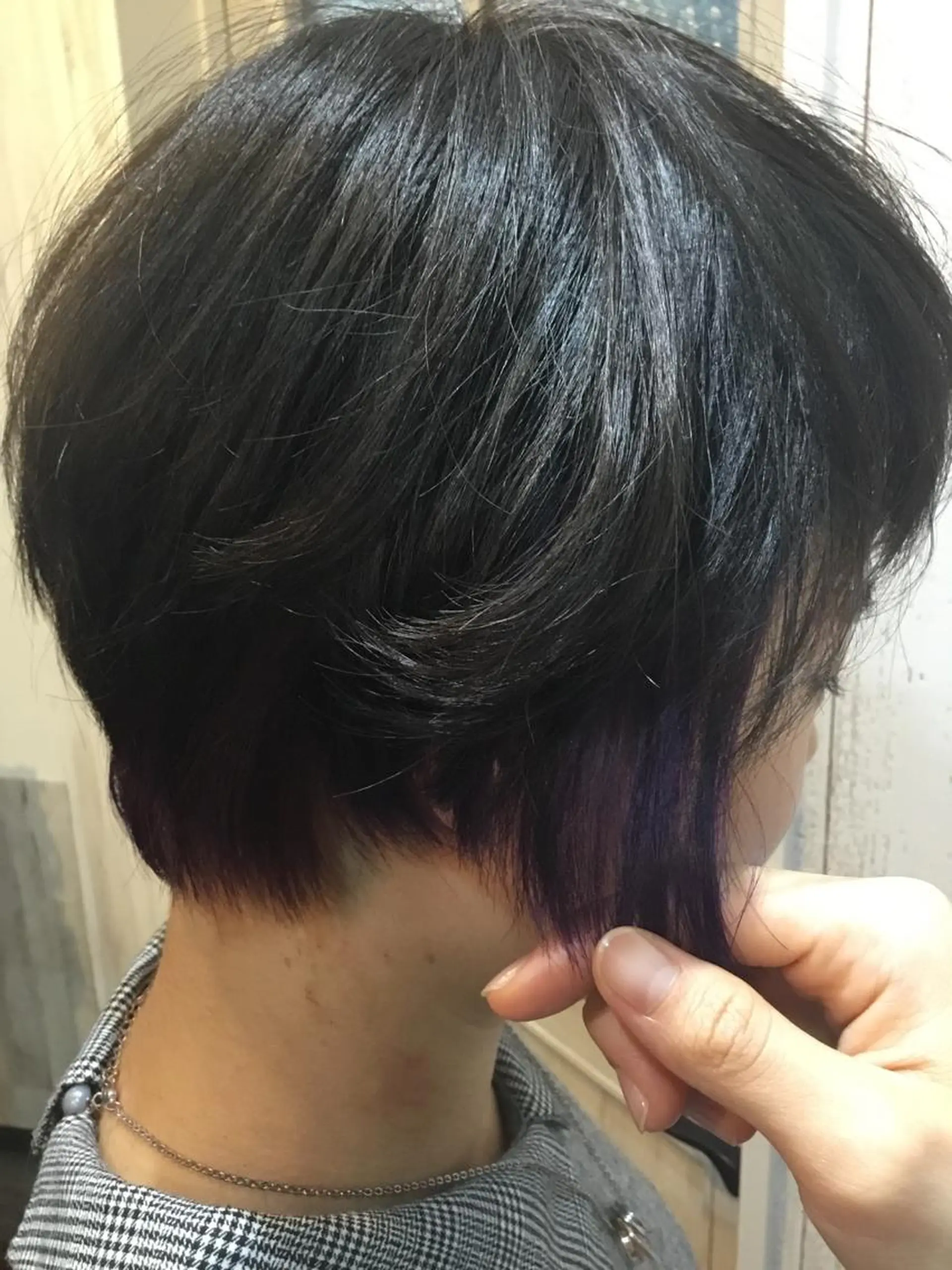 ショート カラー embrace エンブレイスのヘアスタイル