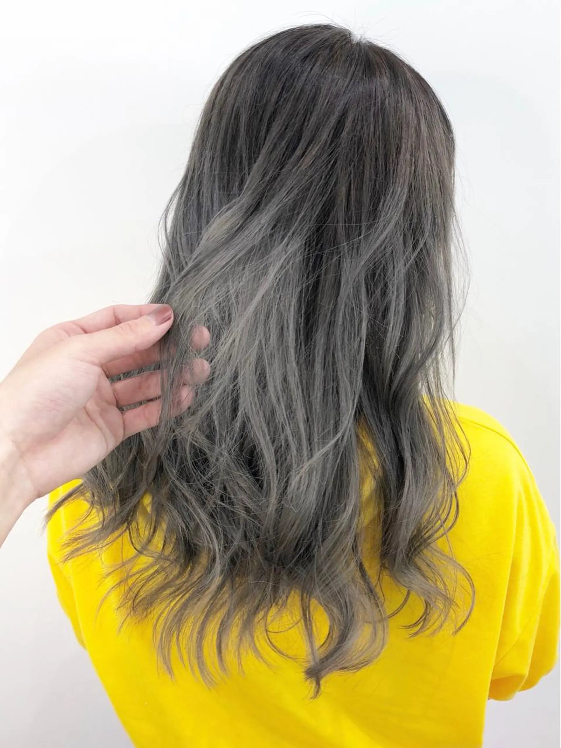 セミロング カラー  渡部 妃月のヘアスタイル