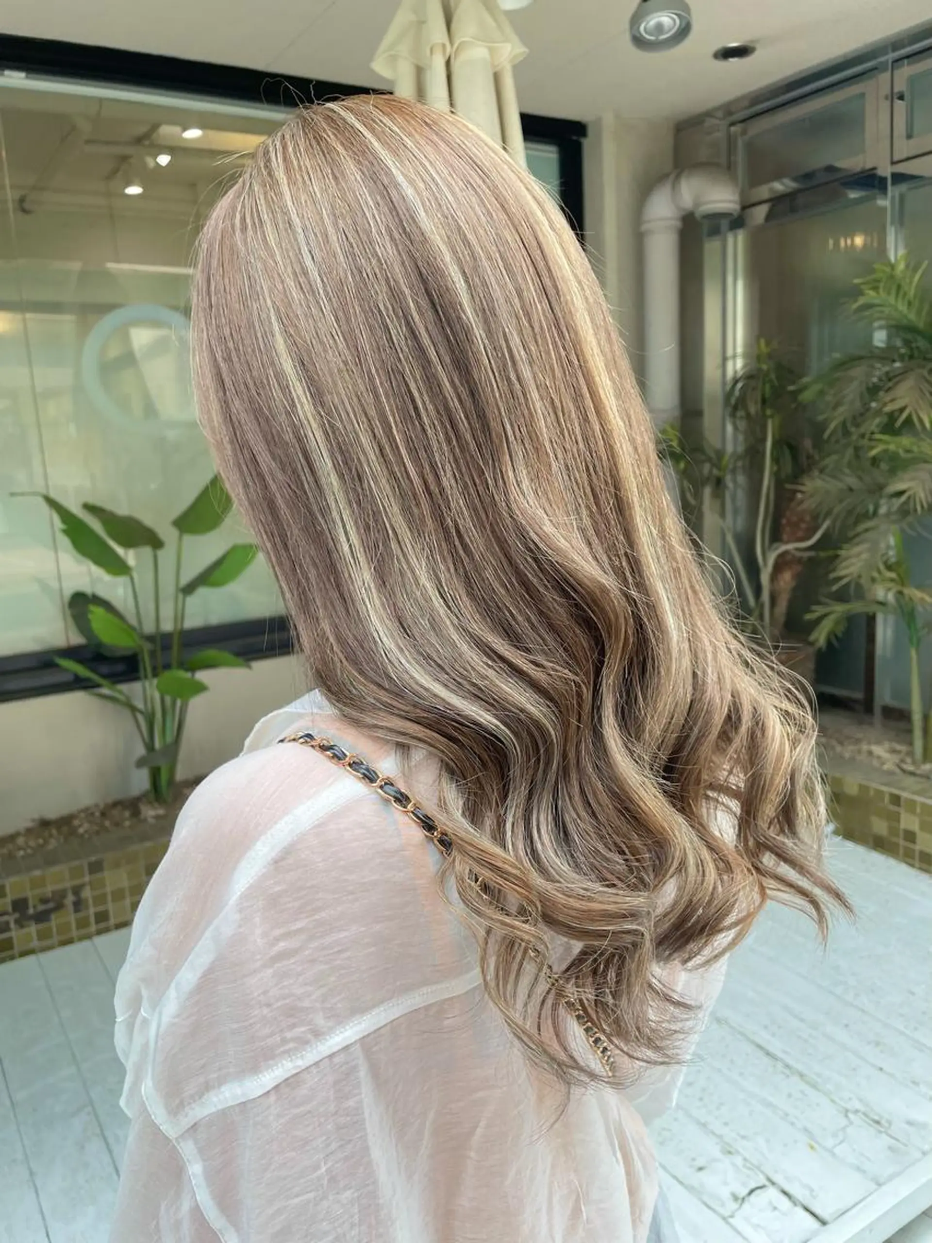 ロング カラー ハイライトカラー ハイライト カット ヘアカラー トリートメント 佐藤 魁人のヘアスタイル
