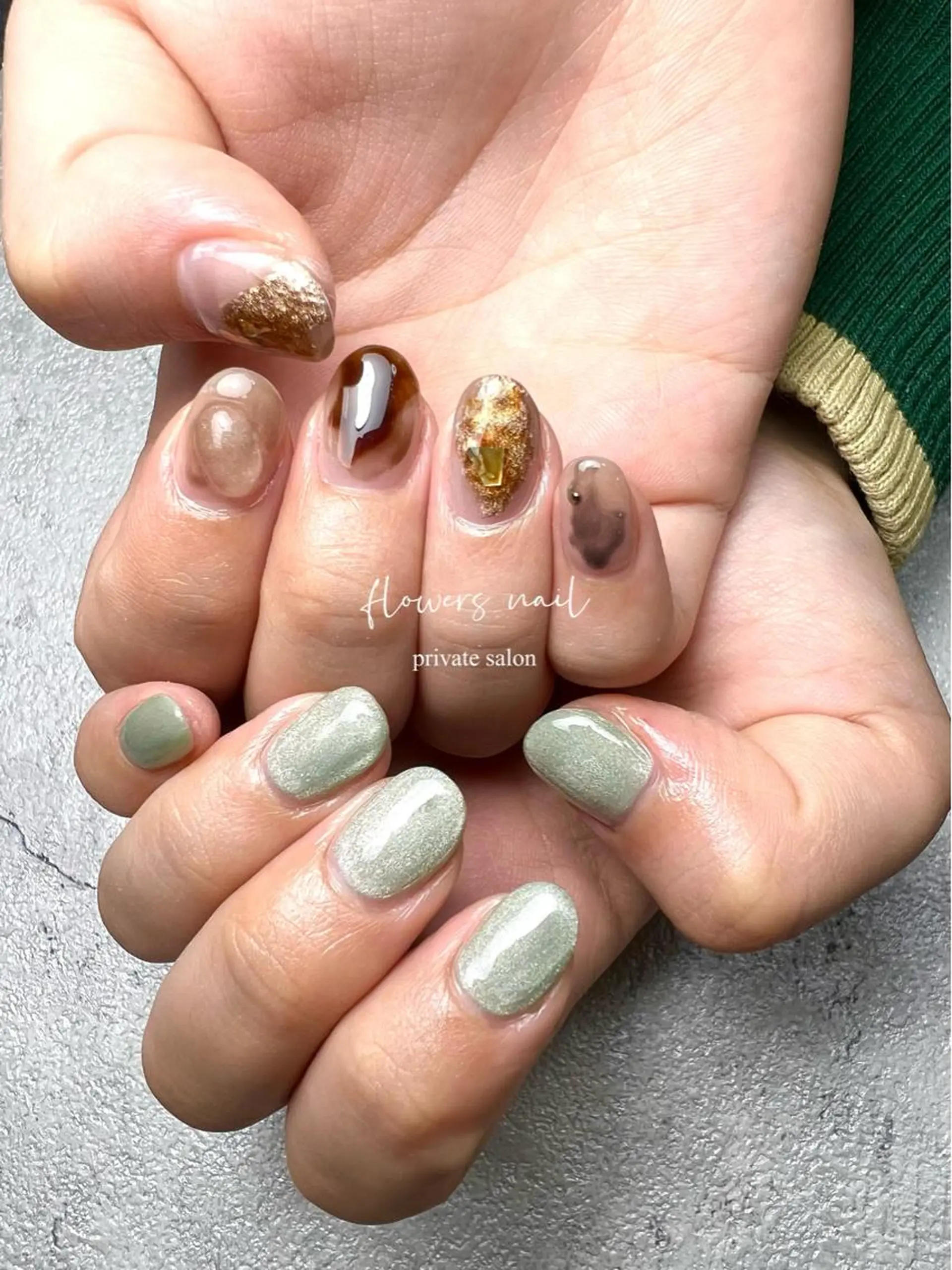 ネイル ジェルネイル マグネットネイル 持ち込み ニュアンスネイル パラジェル flowers nailのネイルデザイン