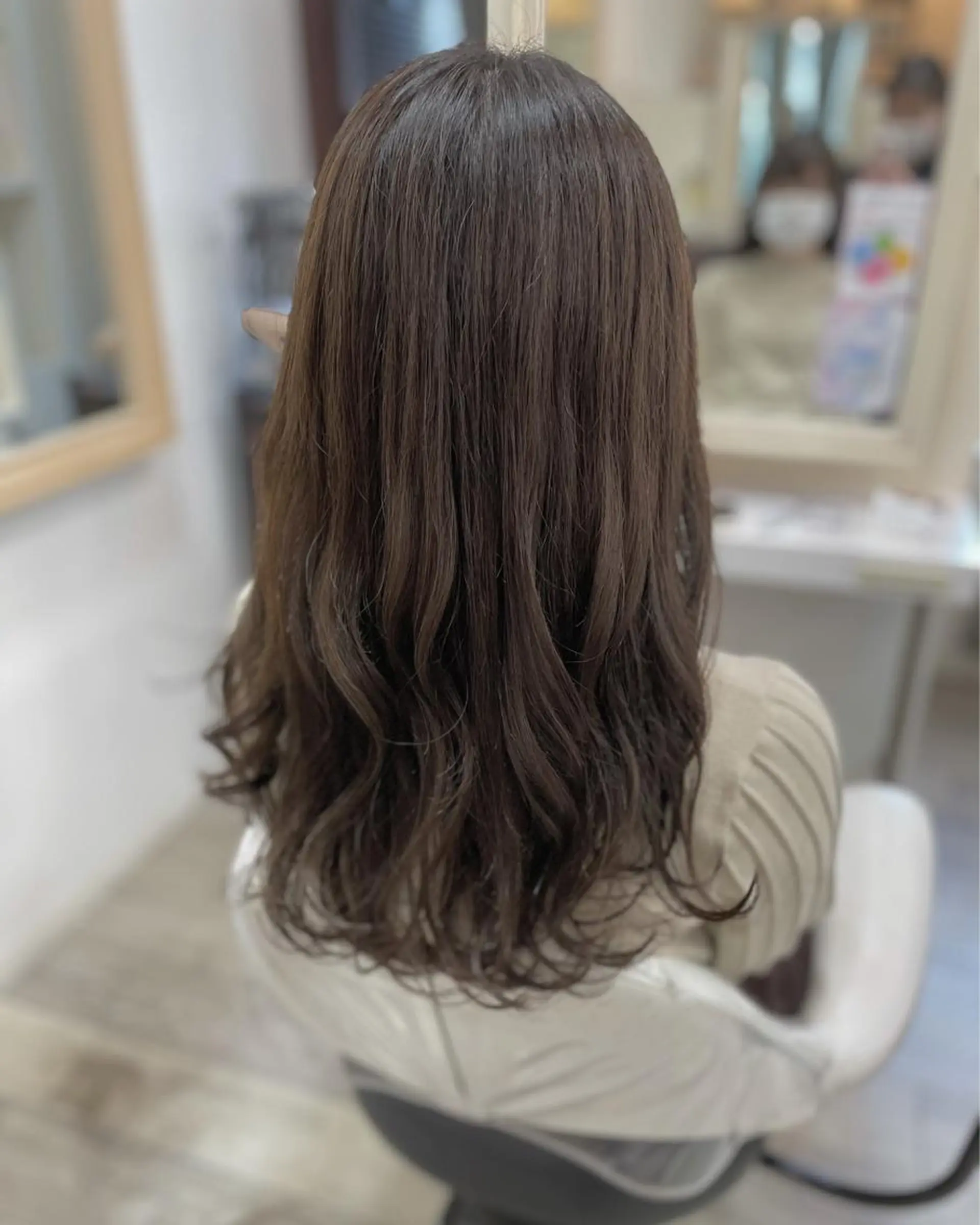 ロング ヘアカラー いけがみ ゆかなのヘアスタイル