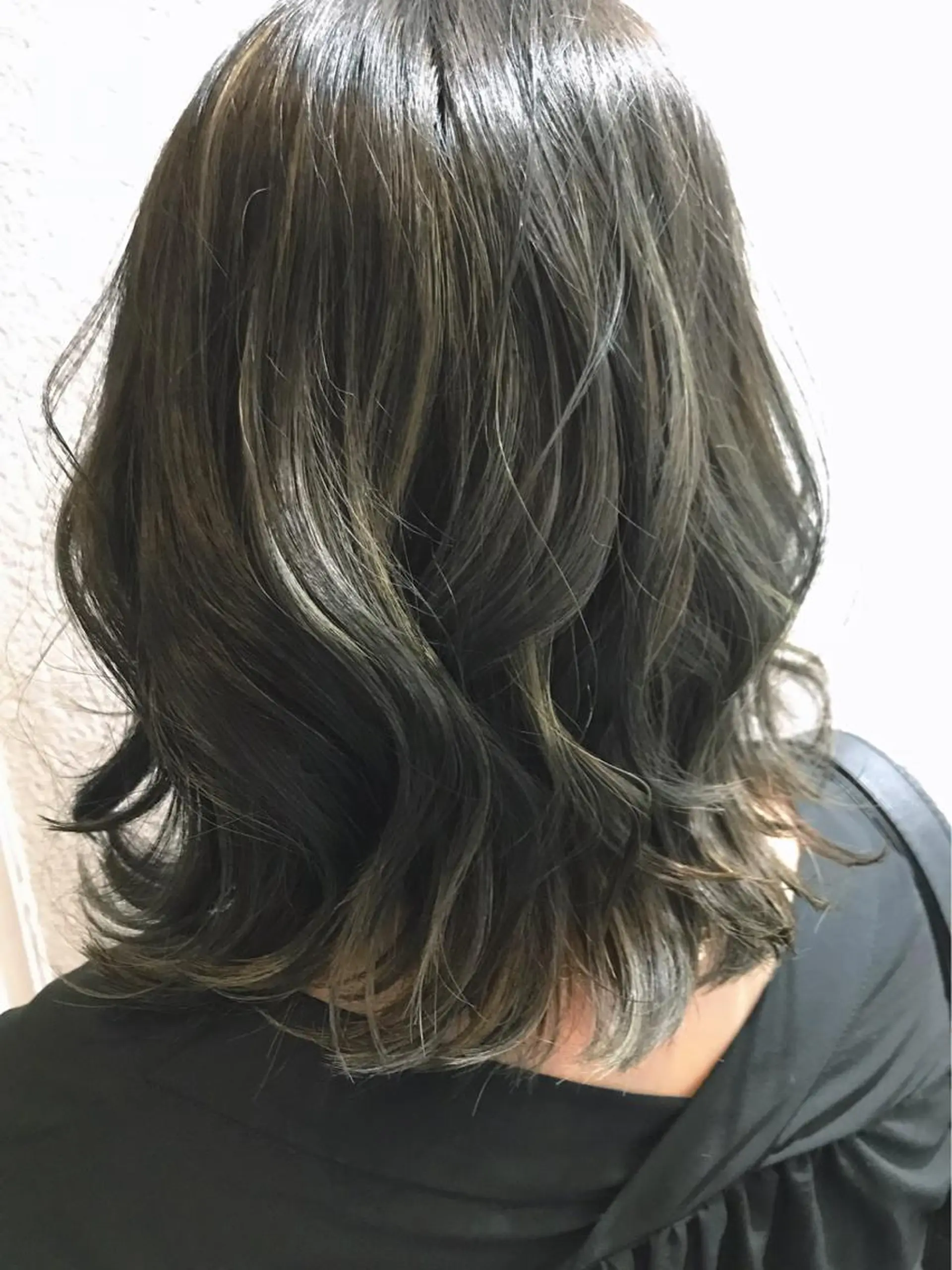 ミディアム ハイライト カット ヘアカラー トリートメント 山本 みきのヘアスタイル