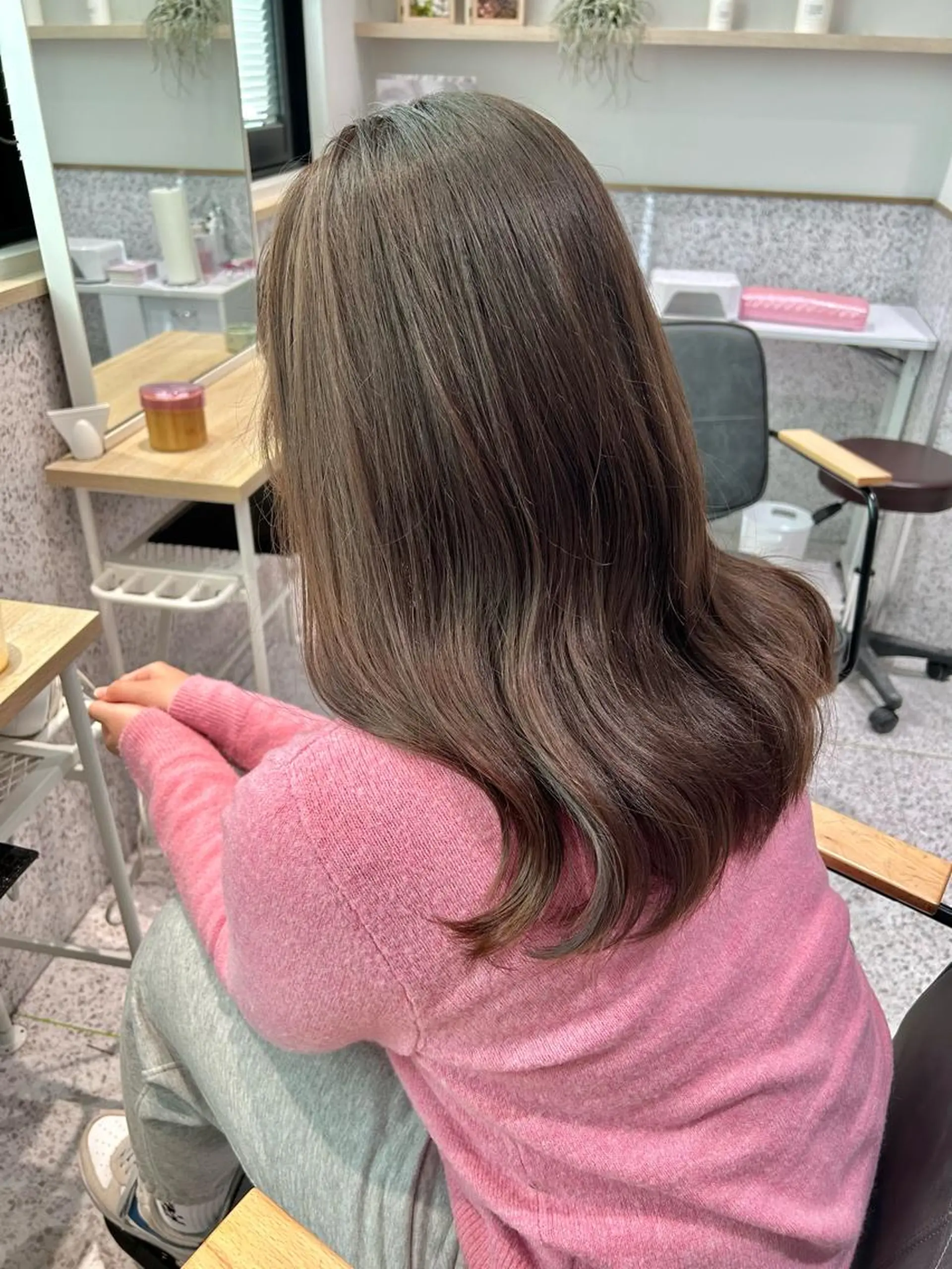 ロング カラー ヘアアレンジ ヘアカラー トレンドlayer cut💐mihoのヘアスタイル