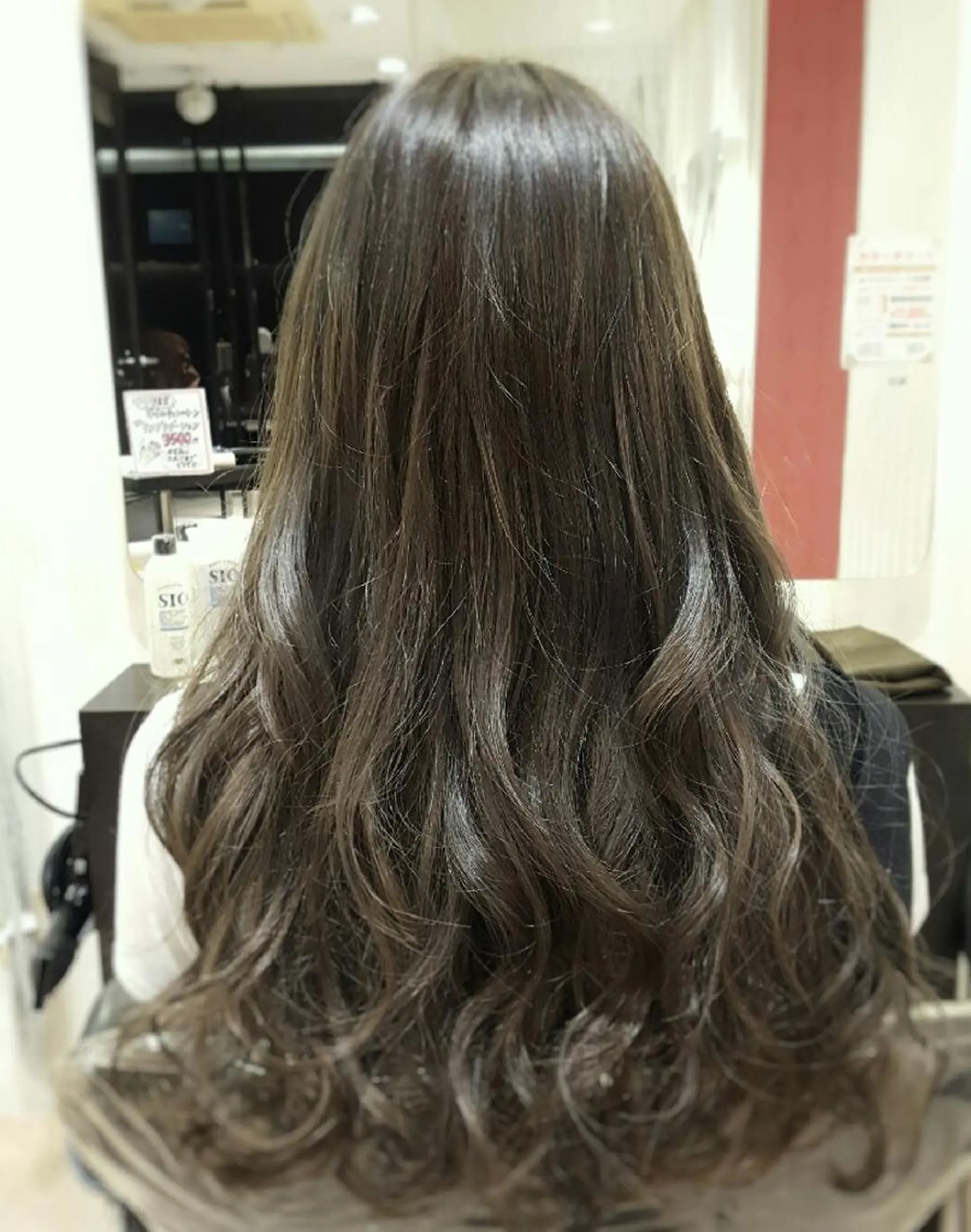 セミロング ロング カラー ヘアアレンジ アッシュ 秋山 幸太のヘアスタイル