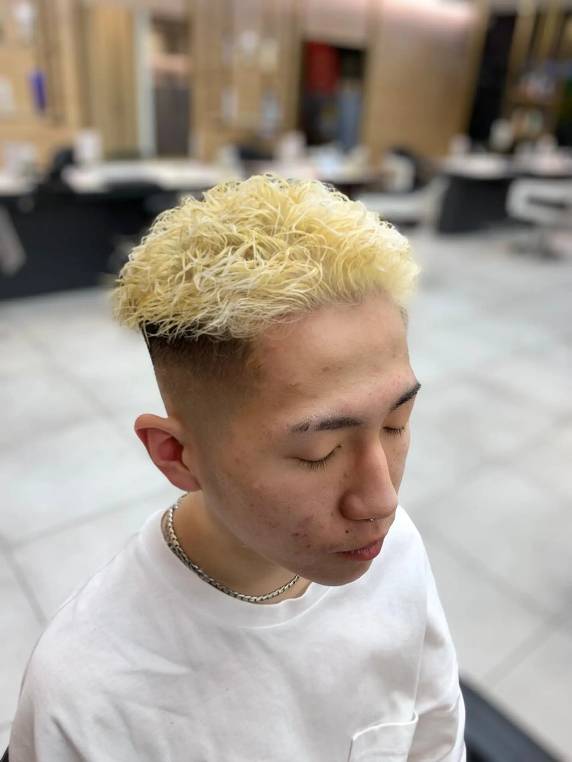 カラー パーマ メンズ メンズブリーチ フェードカット メンズパーマ 学生（メンズ向け） スキンフェード ヘアカラー パーマ トリートメント L PLACE所属・L PLACE 丸山一希のヘアスタイル