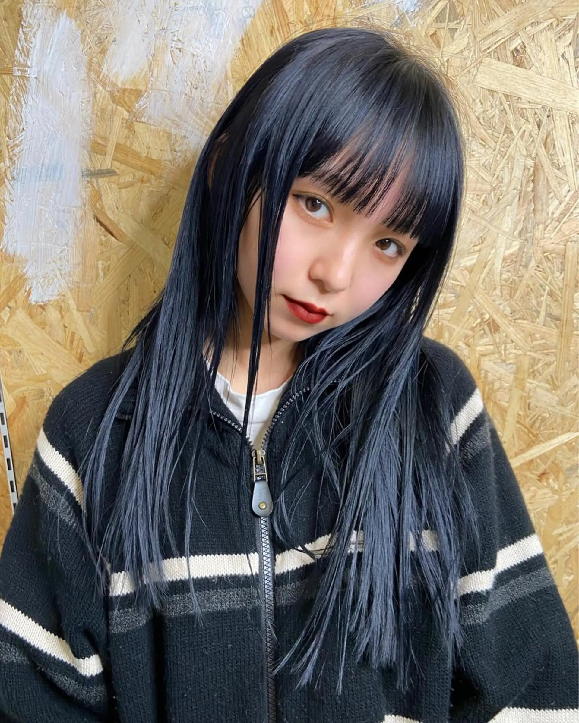 ミディアム カラー 黒髪 ブルーカラー ブルーブラック カット トリートメント SALOWIN所属・ブリーチ✨ ボブ✨レイヤーのヘアスタイル
