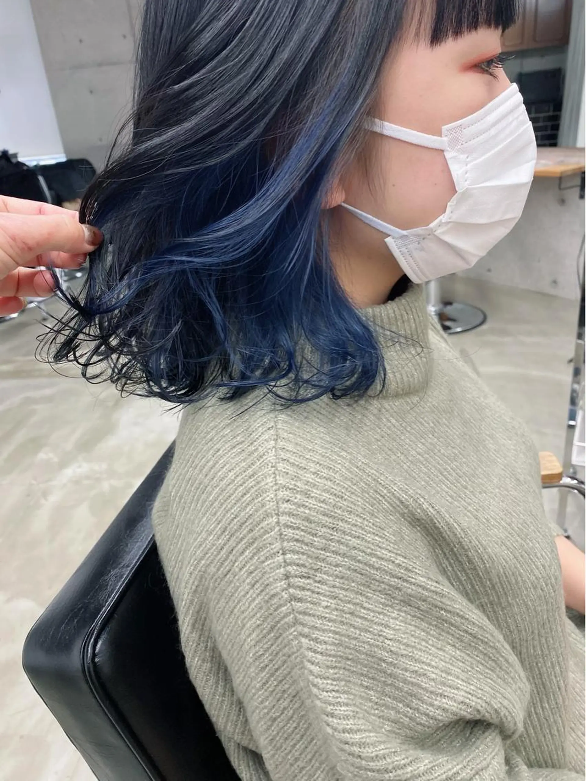 ミディアム カラー ヘアアレンジ ブリーチ ブルーカラー son hair HIROEのヘアスタイル
