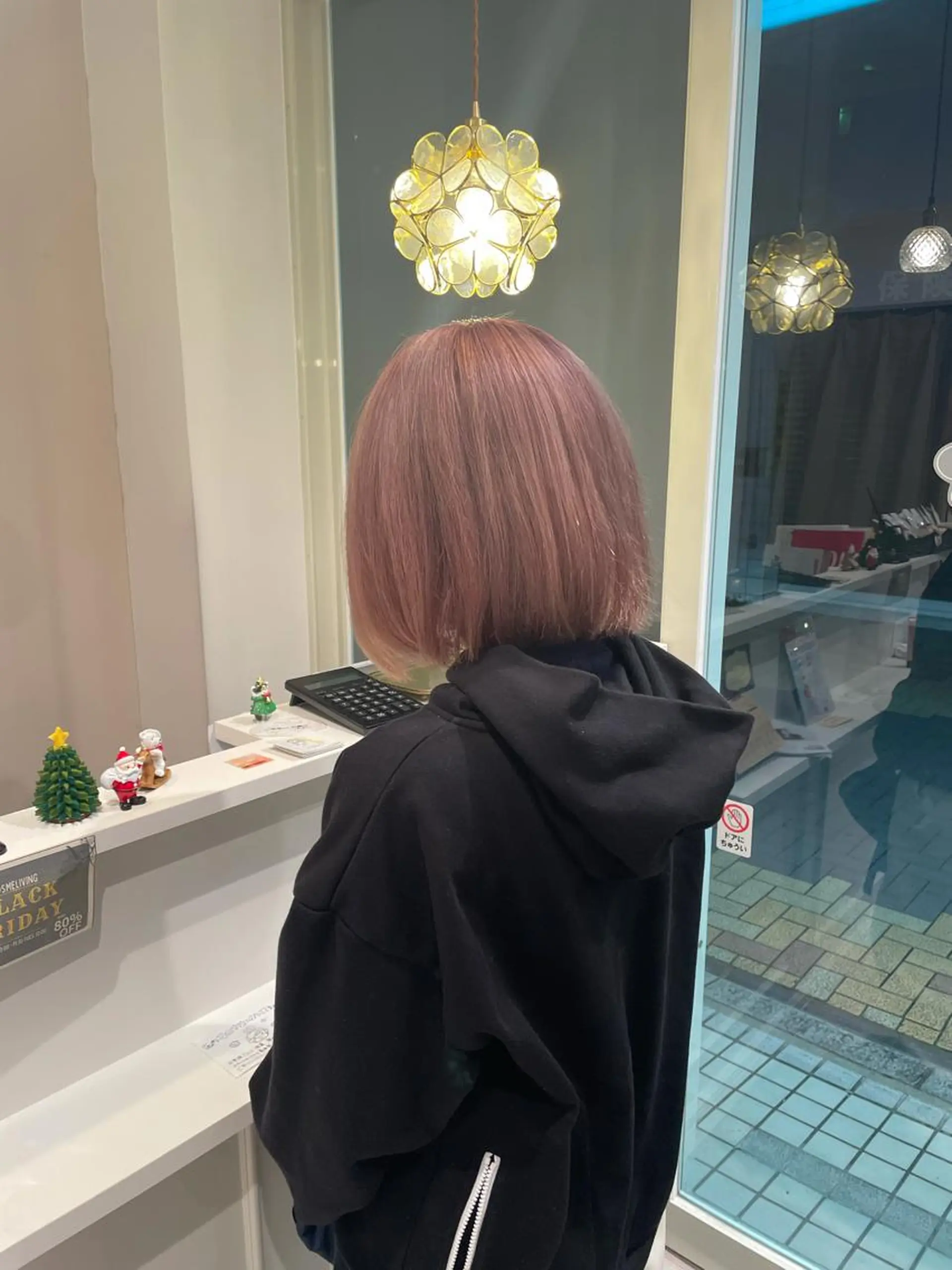 ショート カラー ブリーチ ピンクカラー ボブ 酒見 里奈のヘアスタイル