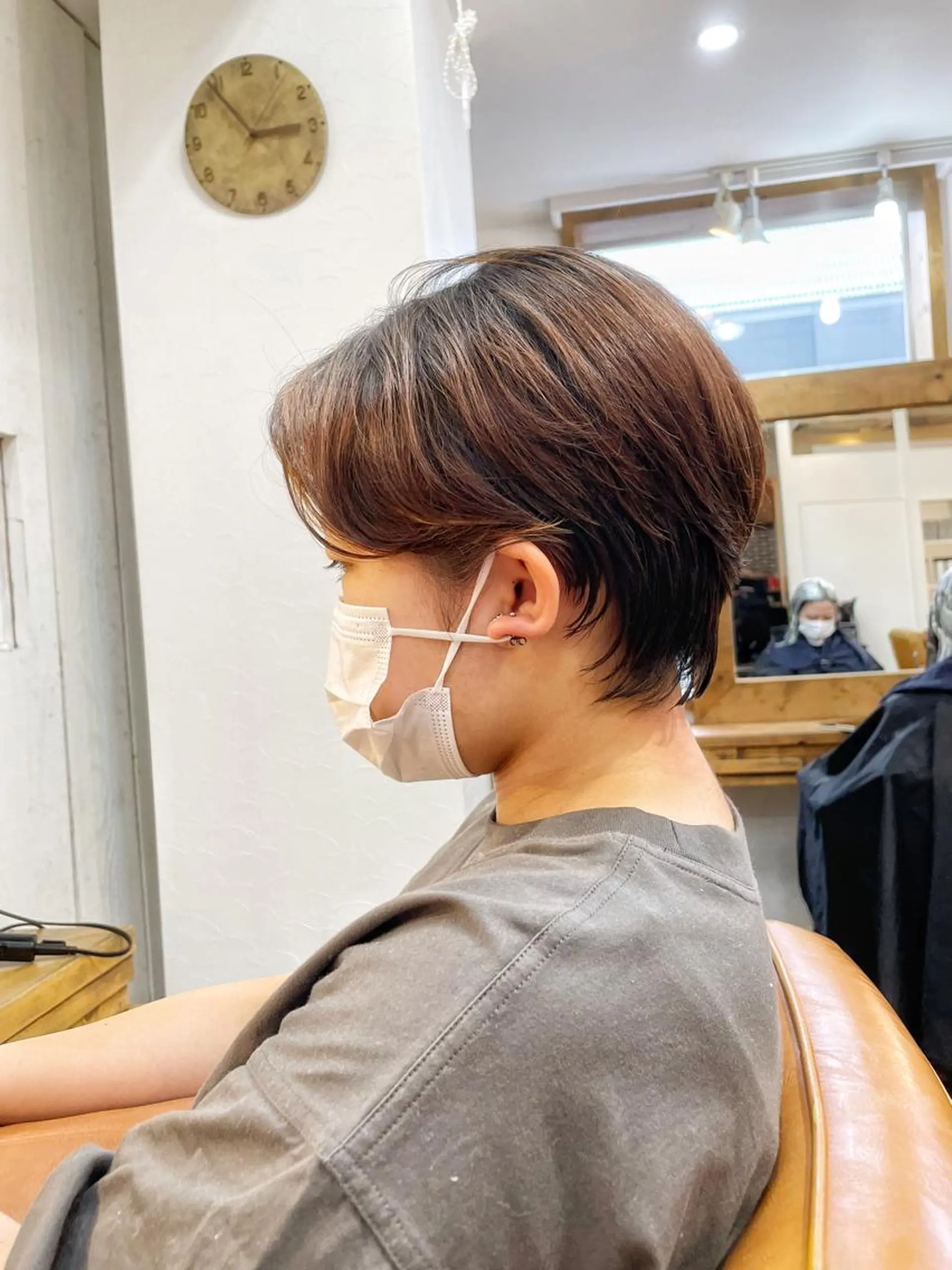 ショート カラー ショートレイヤー 丸みショート グラデーションカラー くびれヘア くせ毛 newline銀座所属・銀座ショート/ 大人ショート/金子涼のヘアスタイル