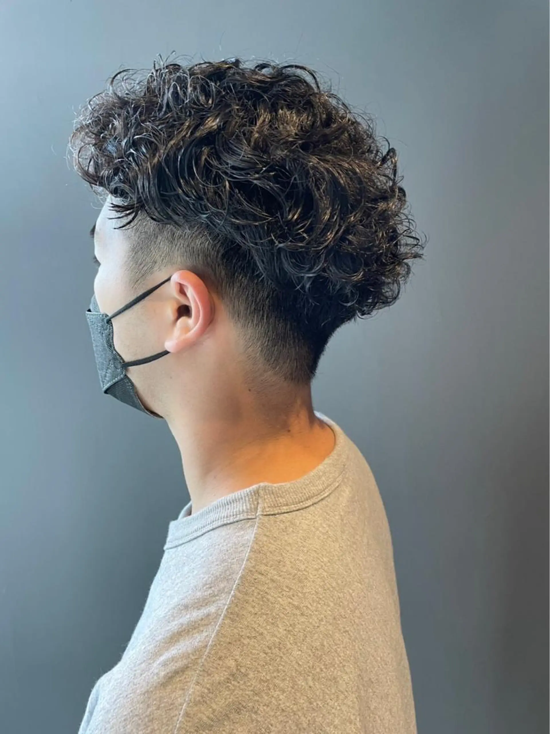 メンズ カット パーマ 大人ショート 江坂　今井魁人のヘアスタイル